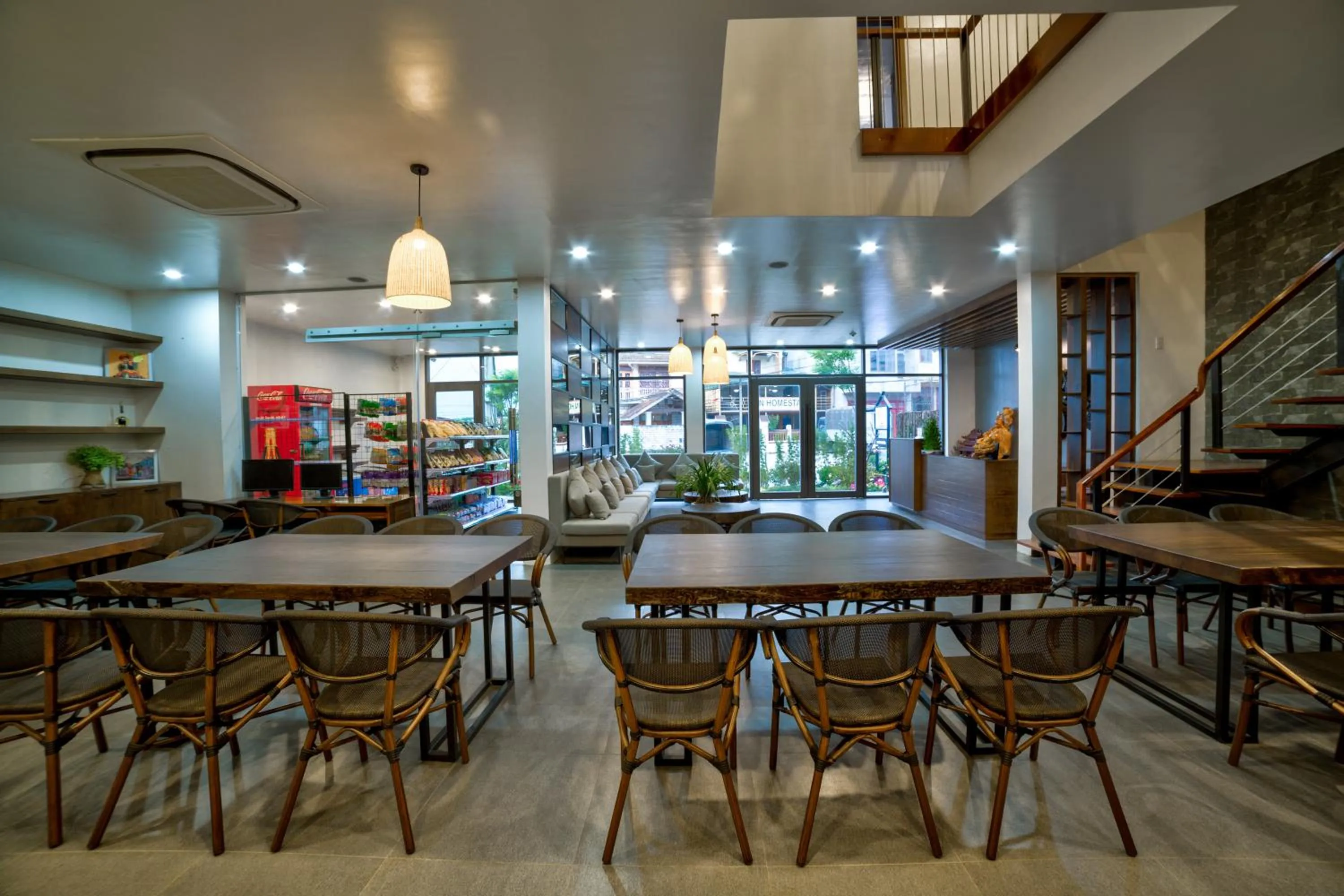 Restaurant/places to eat in Lustig Hostel