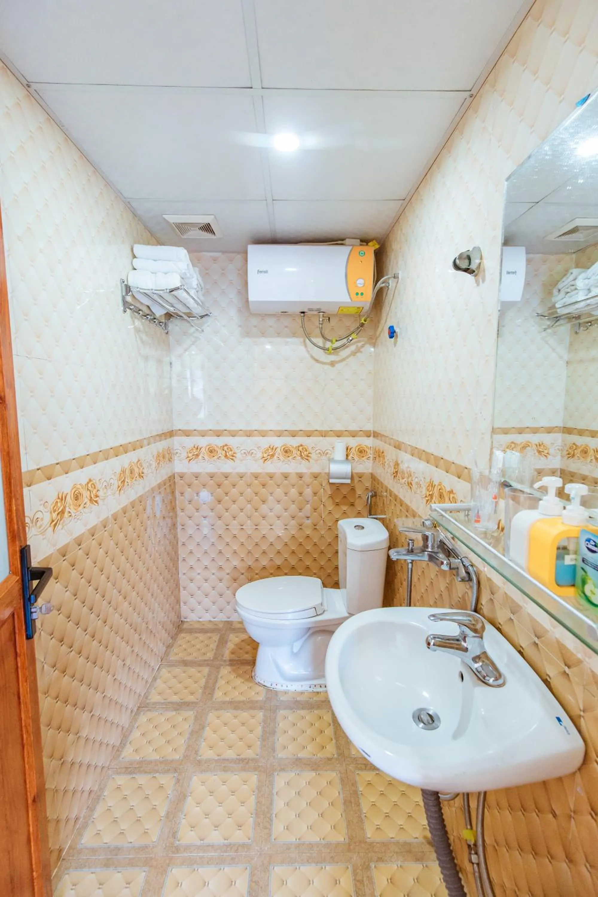 Shower in Lustig Hostel