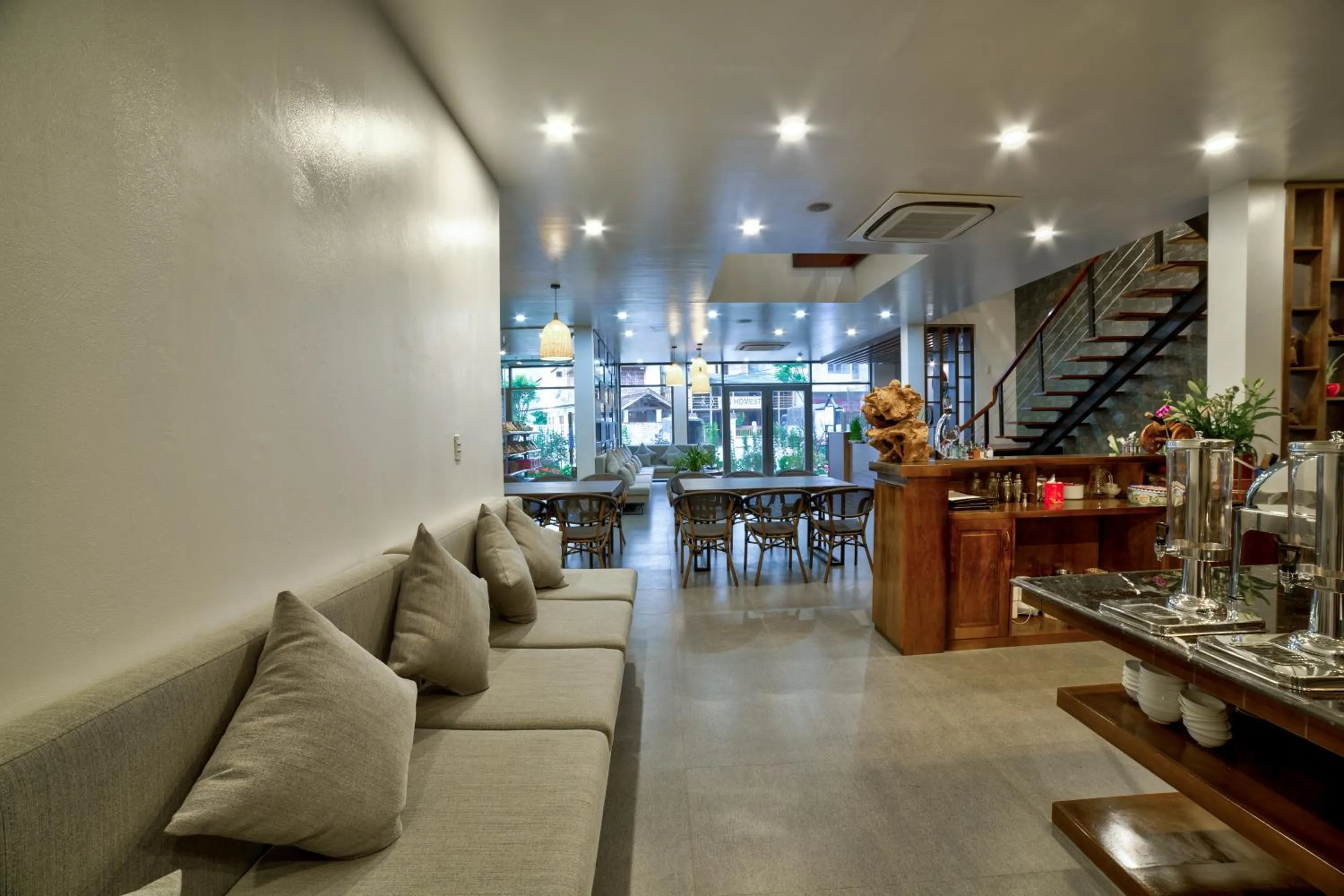 Restaurant/places to eat in Lustig Hostel