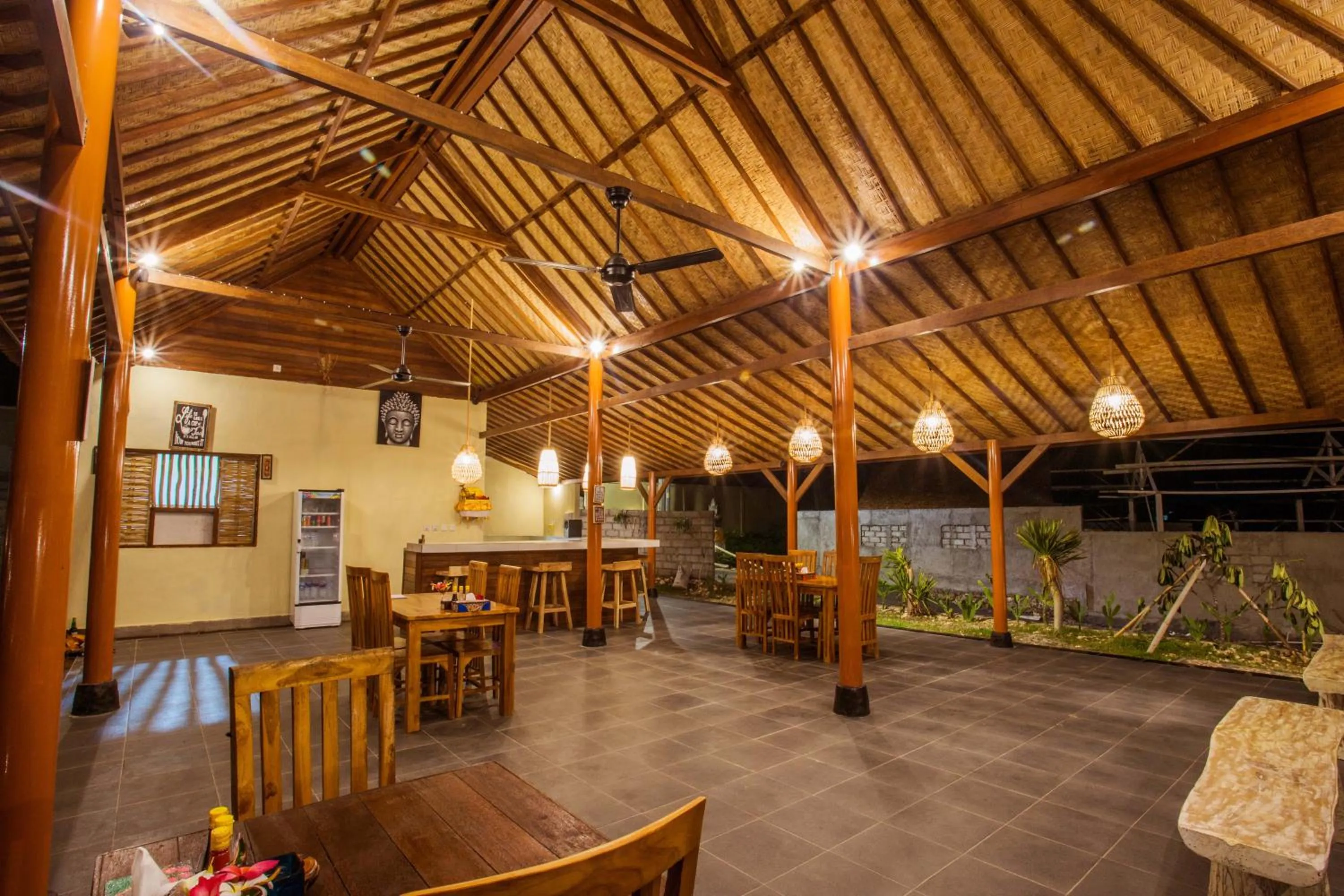 Restaurant/places to eat in D'Coin Lembongan