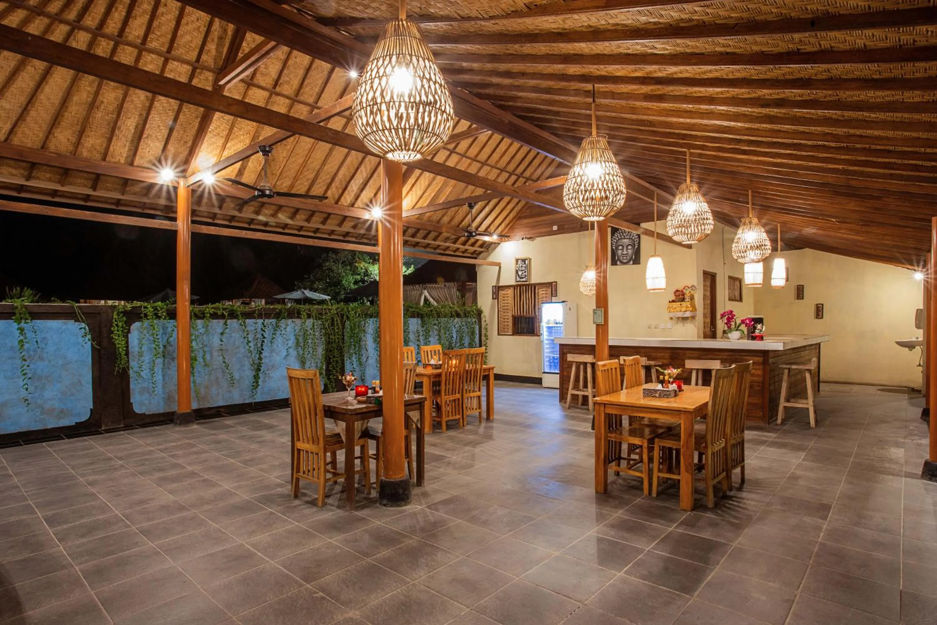 Restaurant/places to eat in D'Coin Lembongan