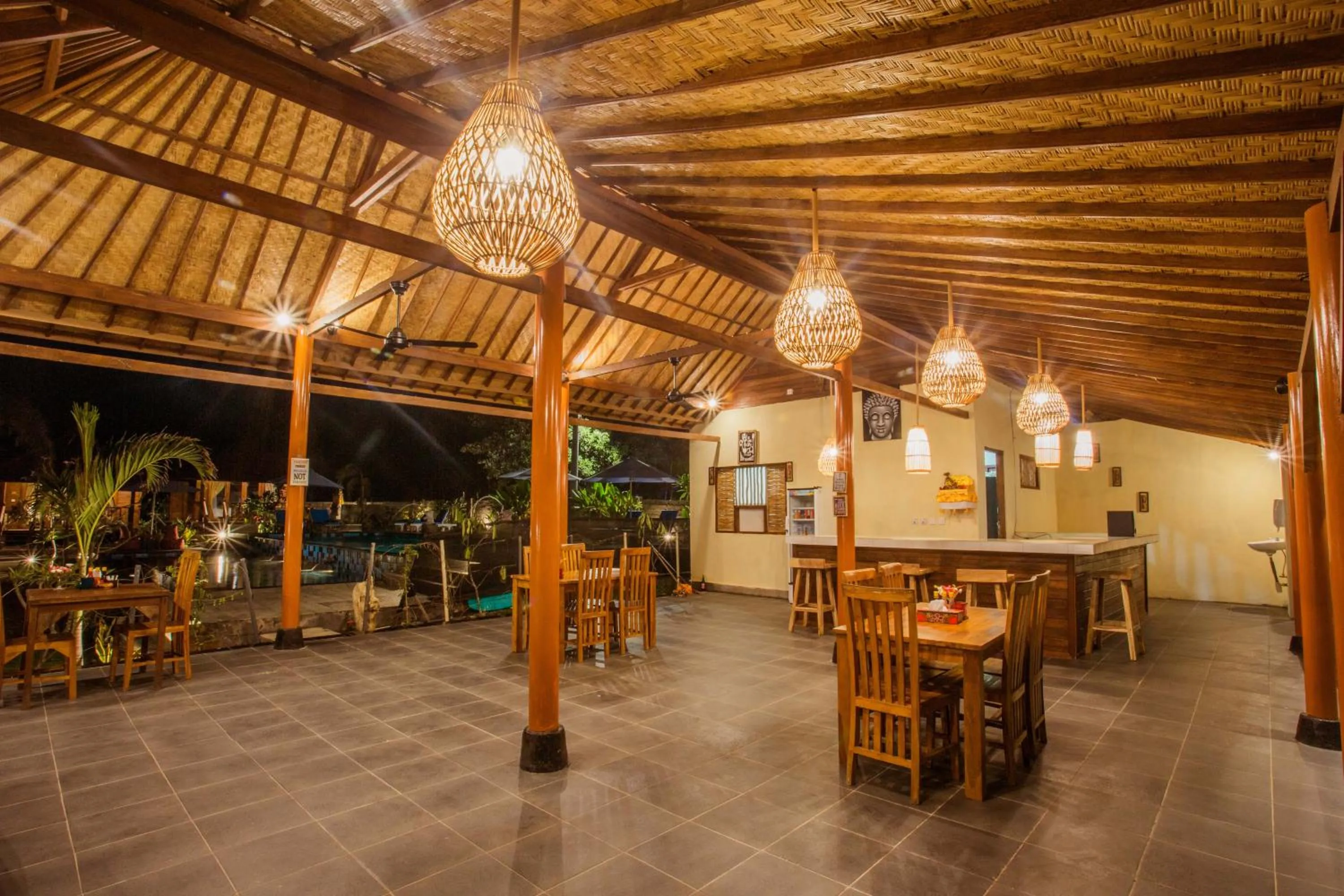 Restaurant/places to eat in D'Coin Lembongan