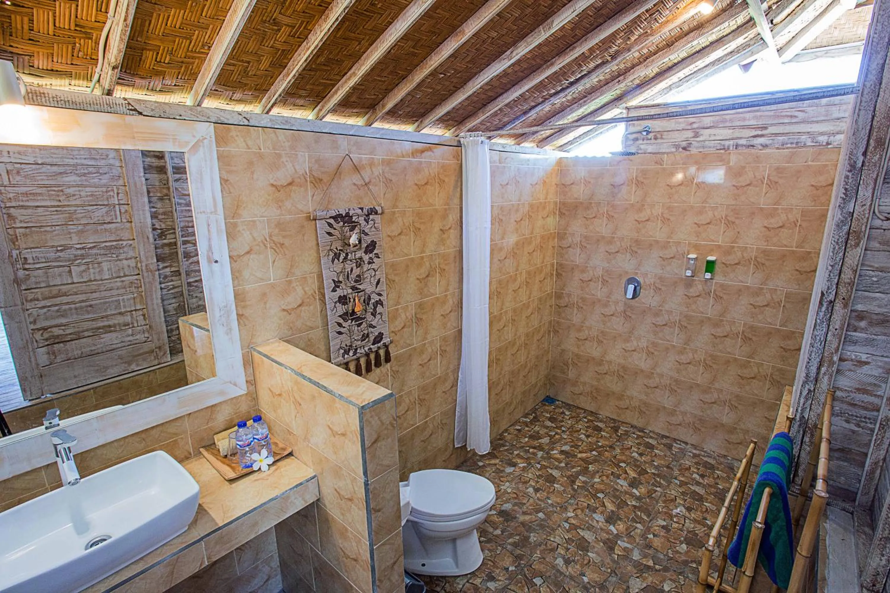 Bathroom in D'Coin Lembongan