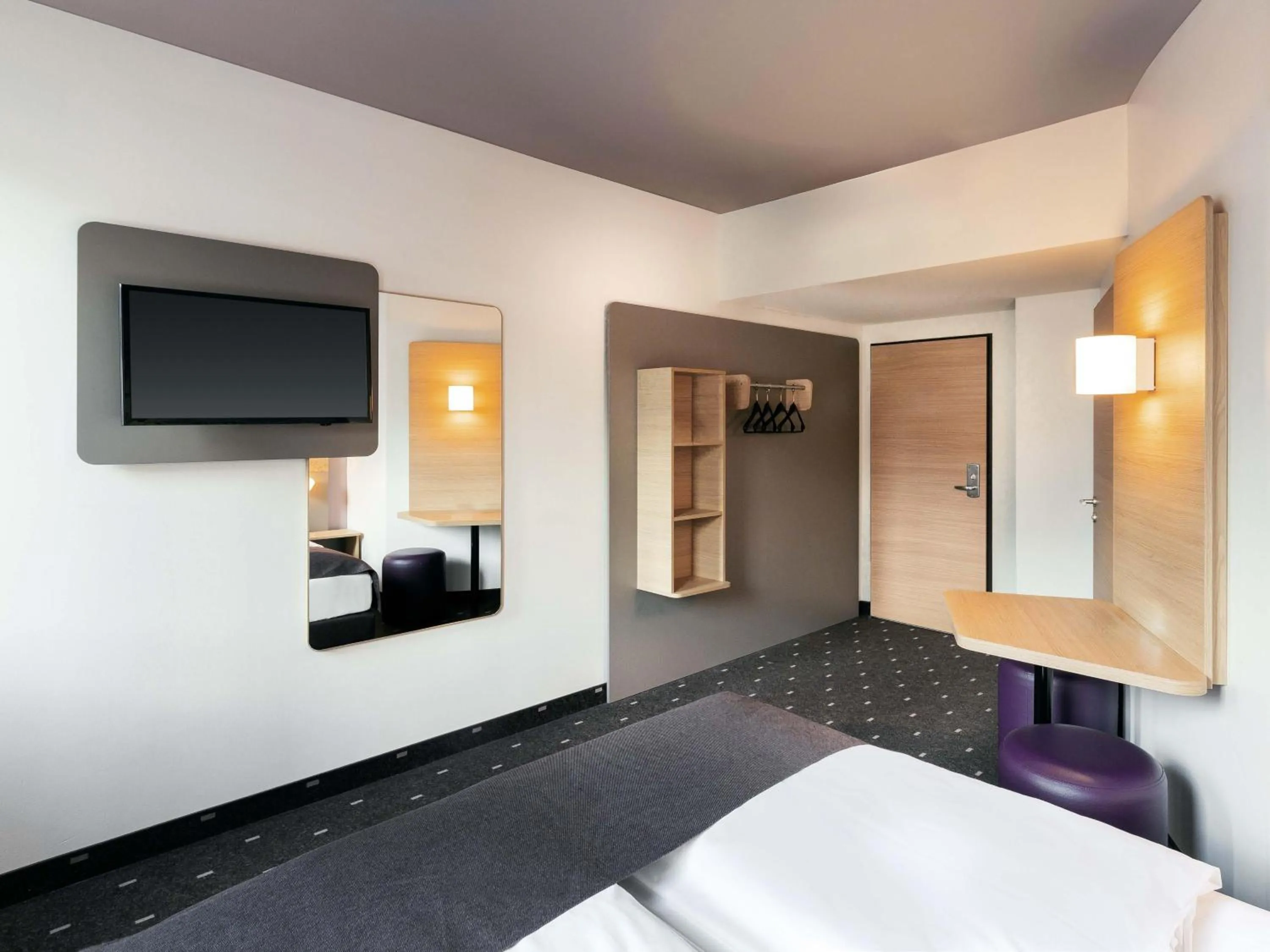 Photo of the whole room, Bed in B&B HOTEL Düsseldorf-Mitte