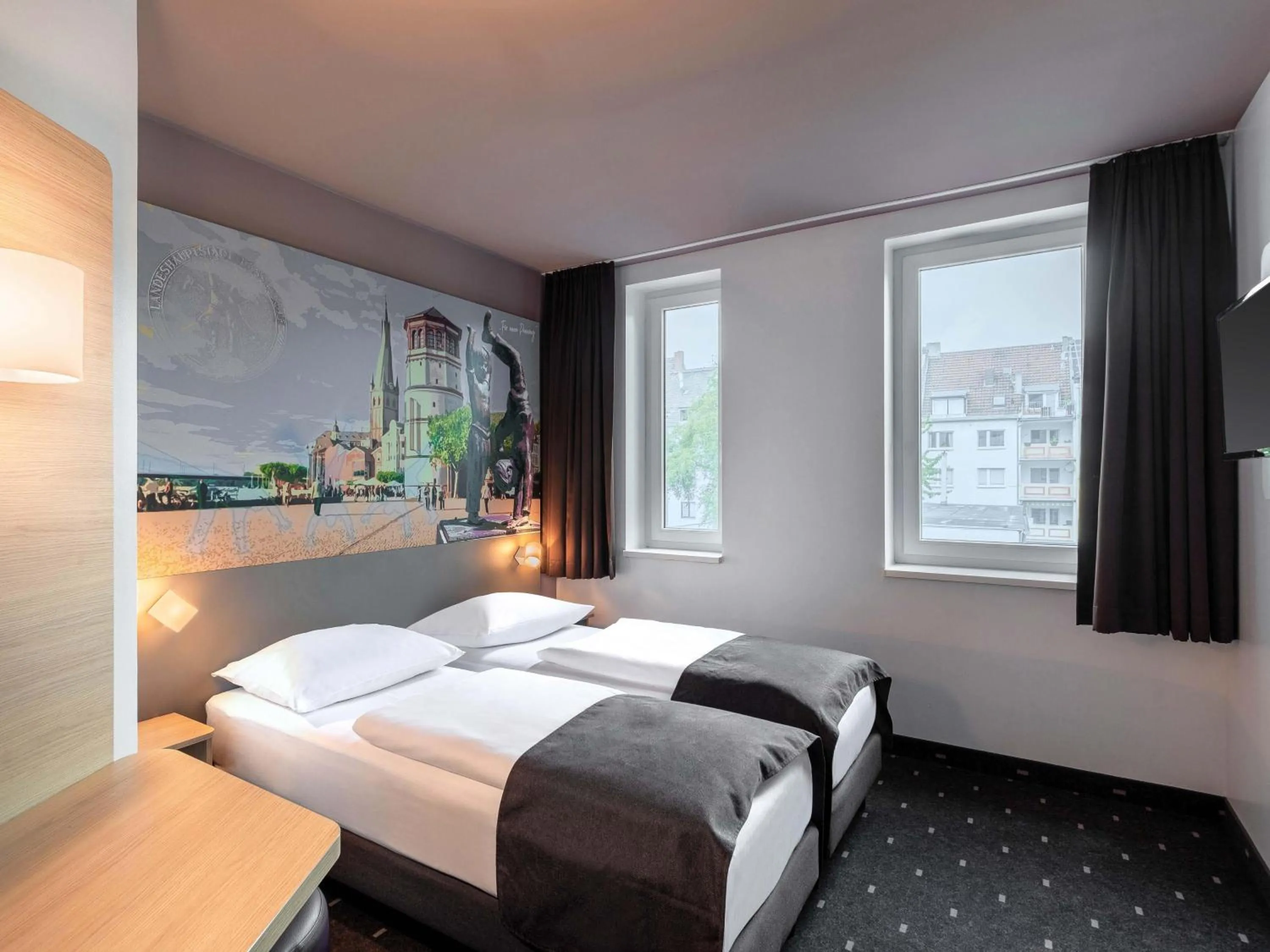 Photo of the whole room, Bed in B&B HOTEL Düsseldorf-Mitte