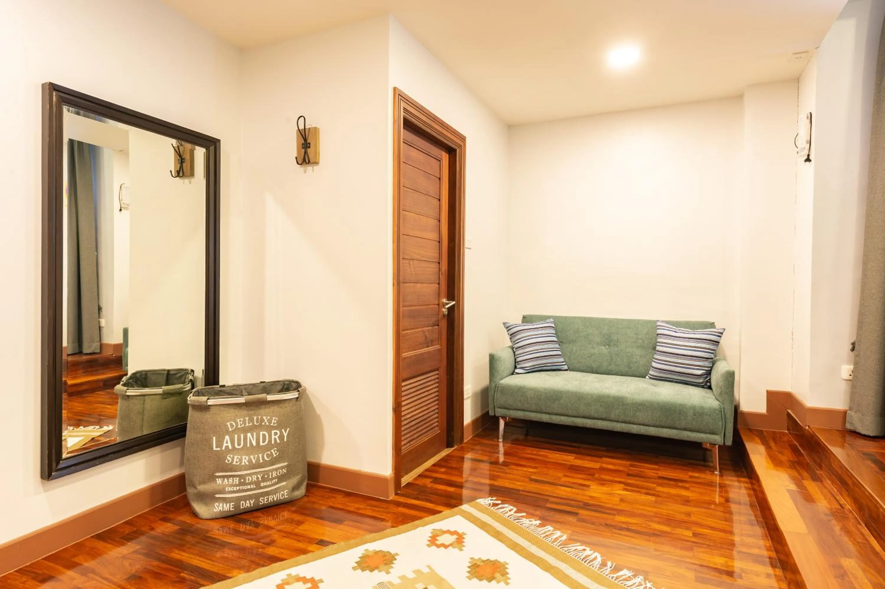 Living room in Maneeya Park Residence