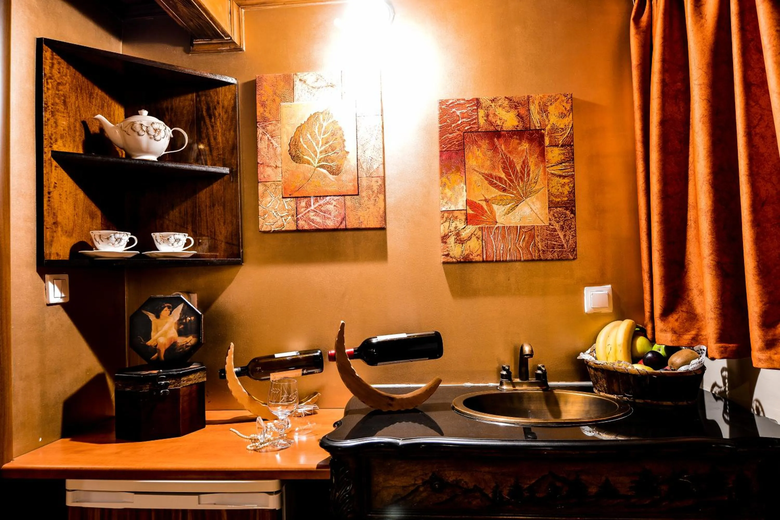 Coffee/tea facilities in Camelia Suites