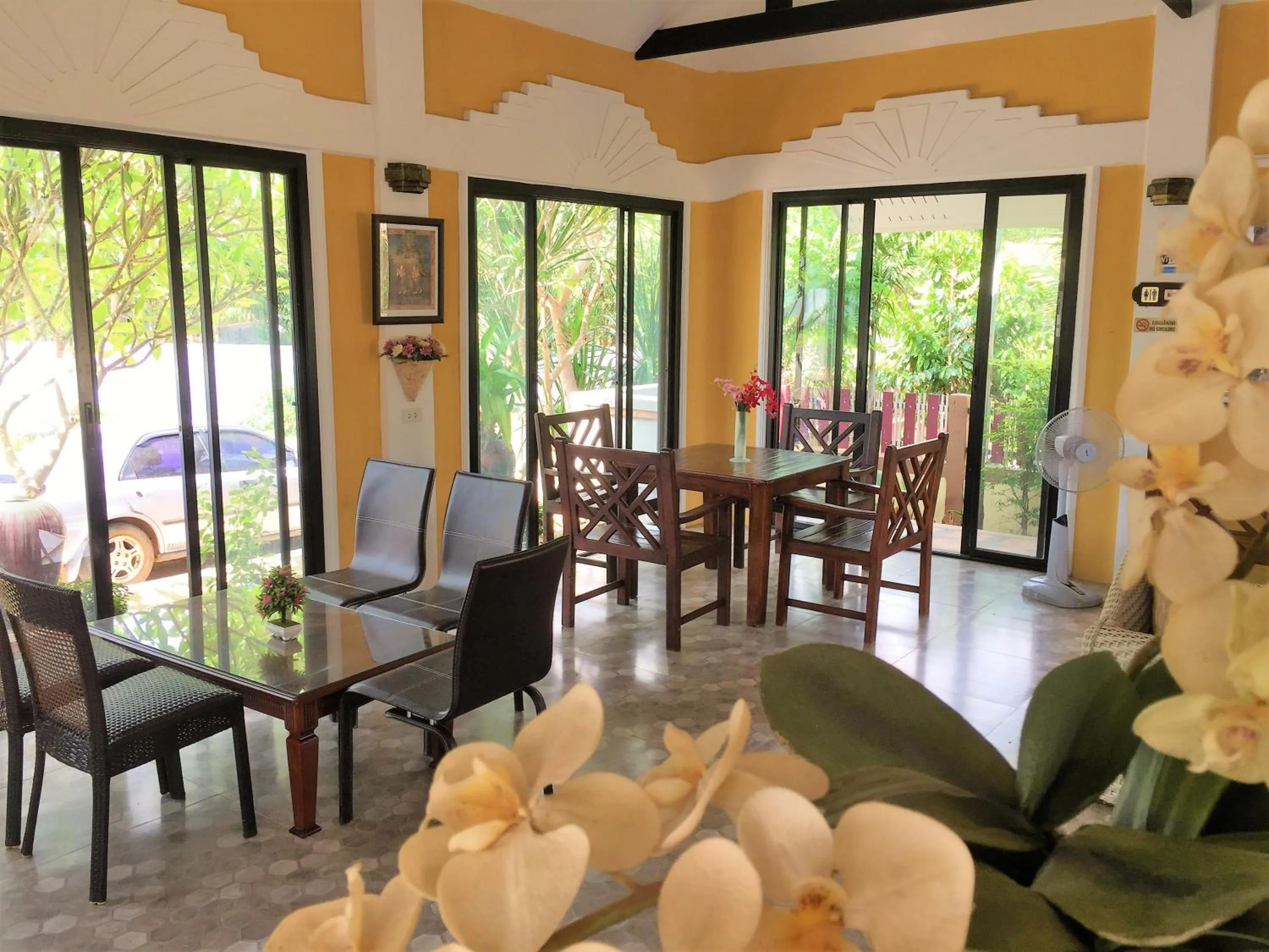 Restaurant/places to eat in Phu View Hideaway