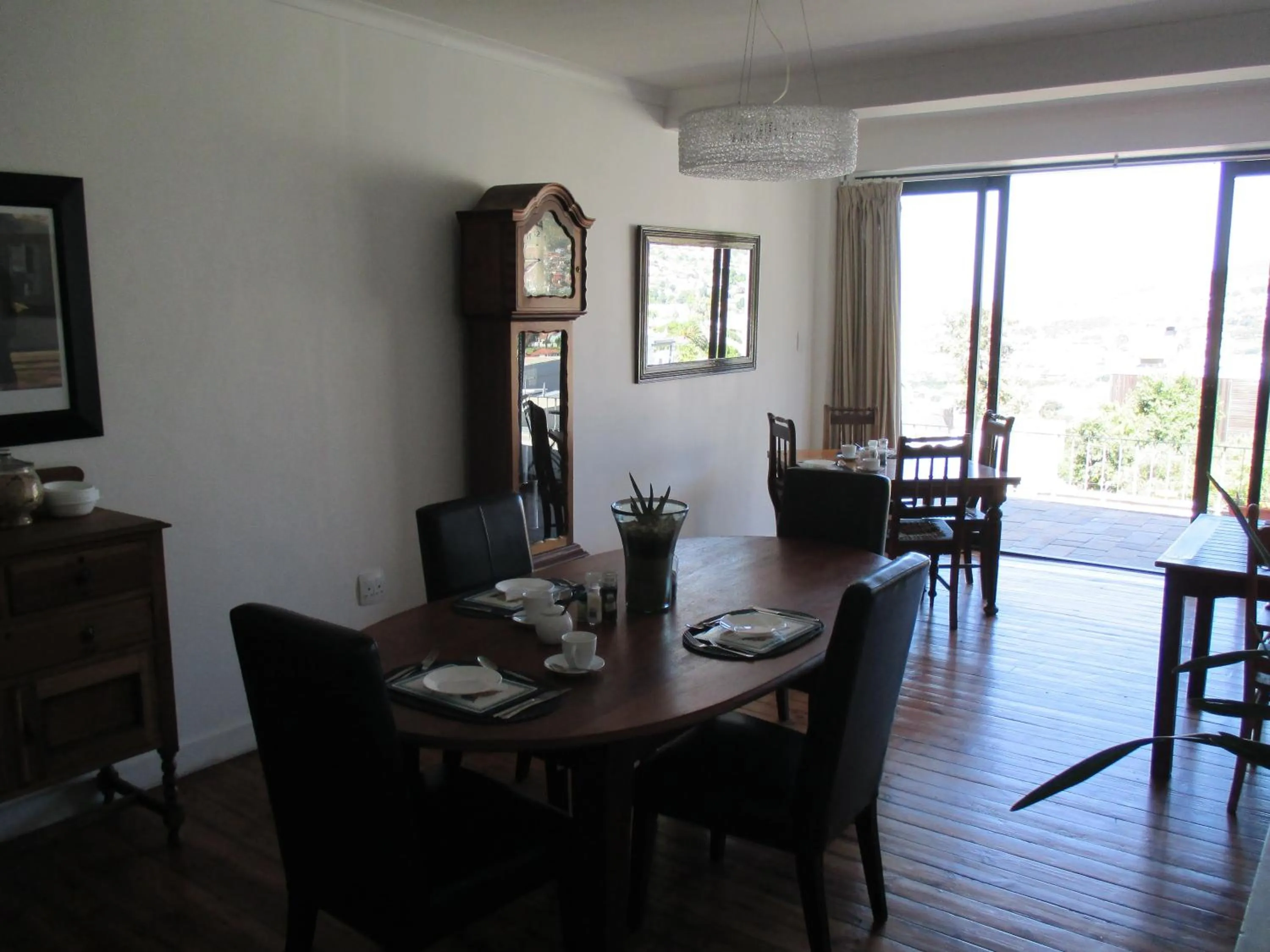 Restaurant/places to eat in Radium Hall Guest House