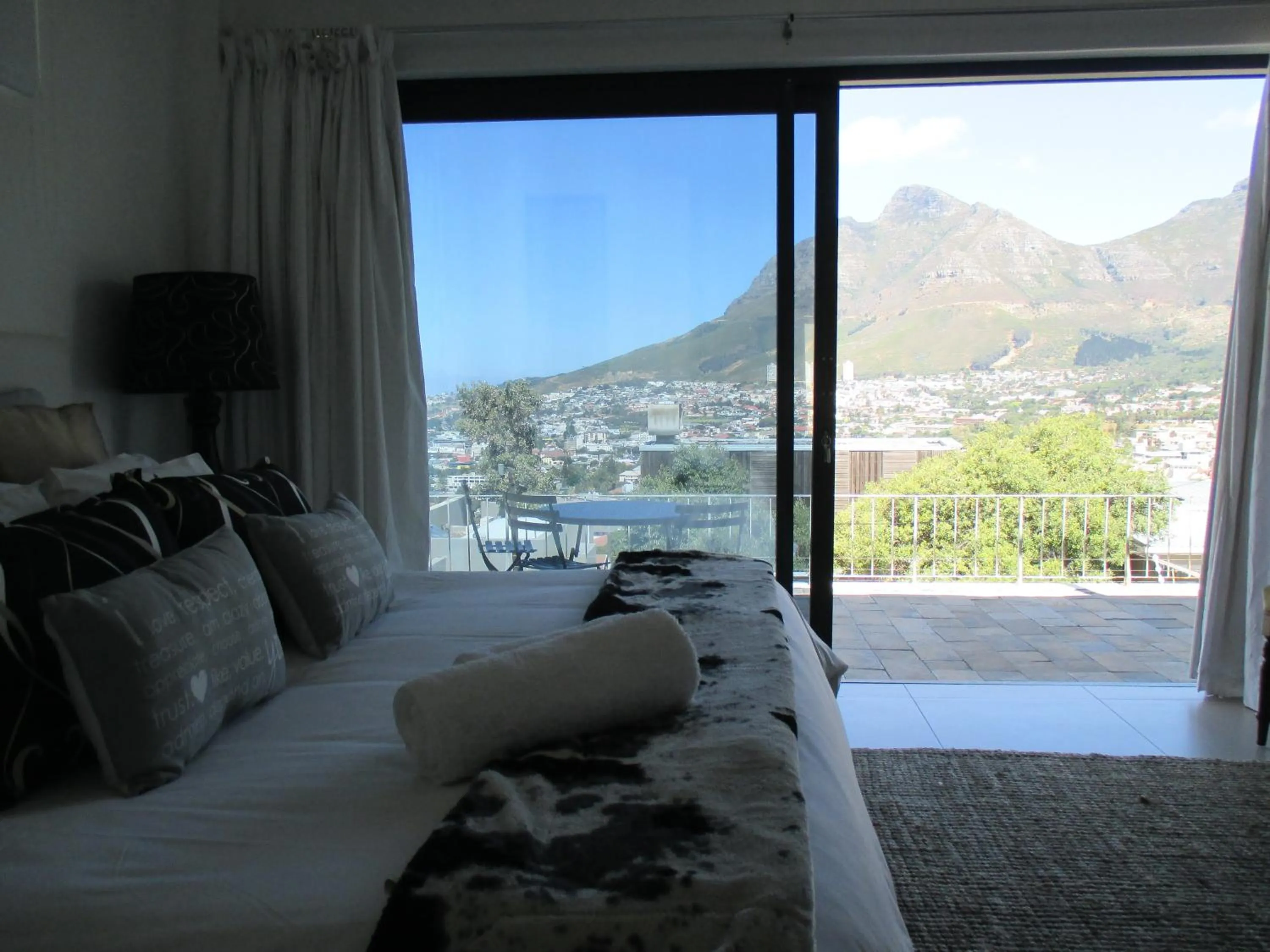 Bed in Radium Hall Guest House