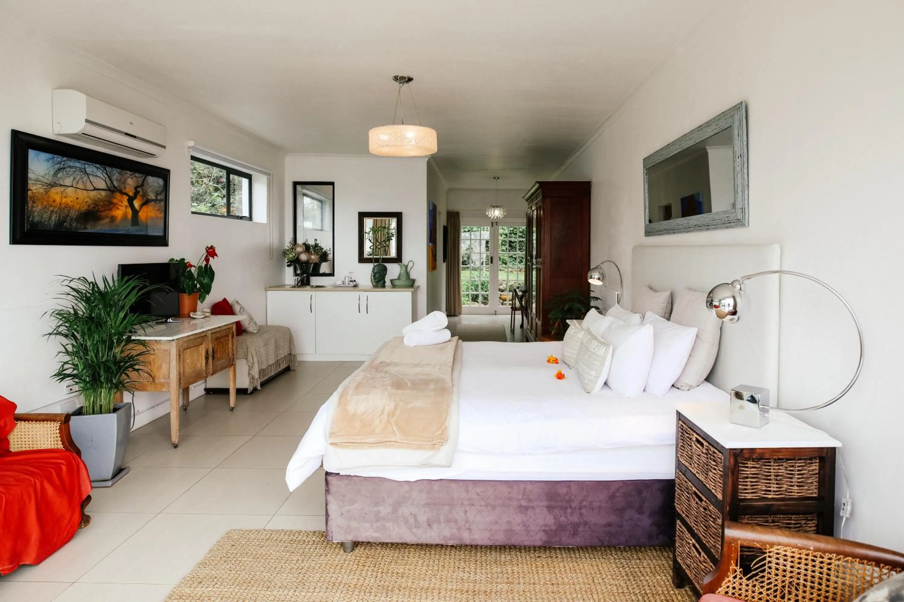 Photo of the whole room, Bed in Radium Hall Guest House