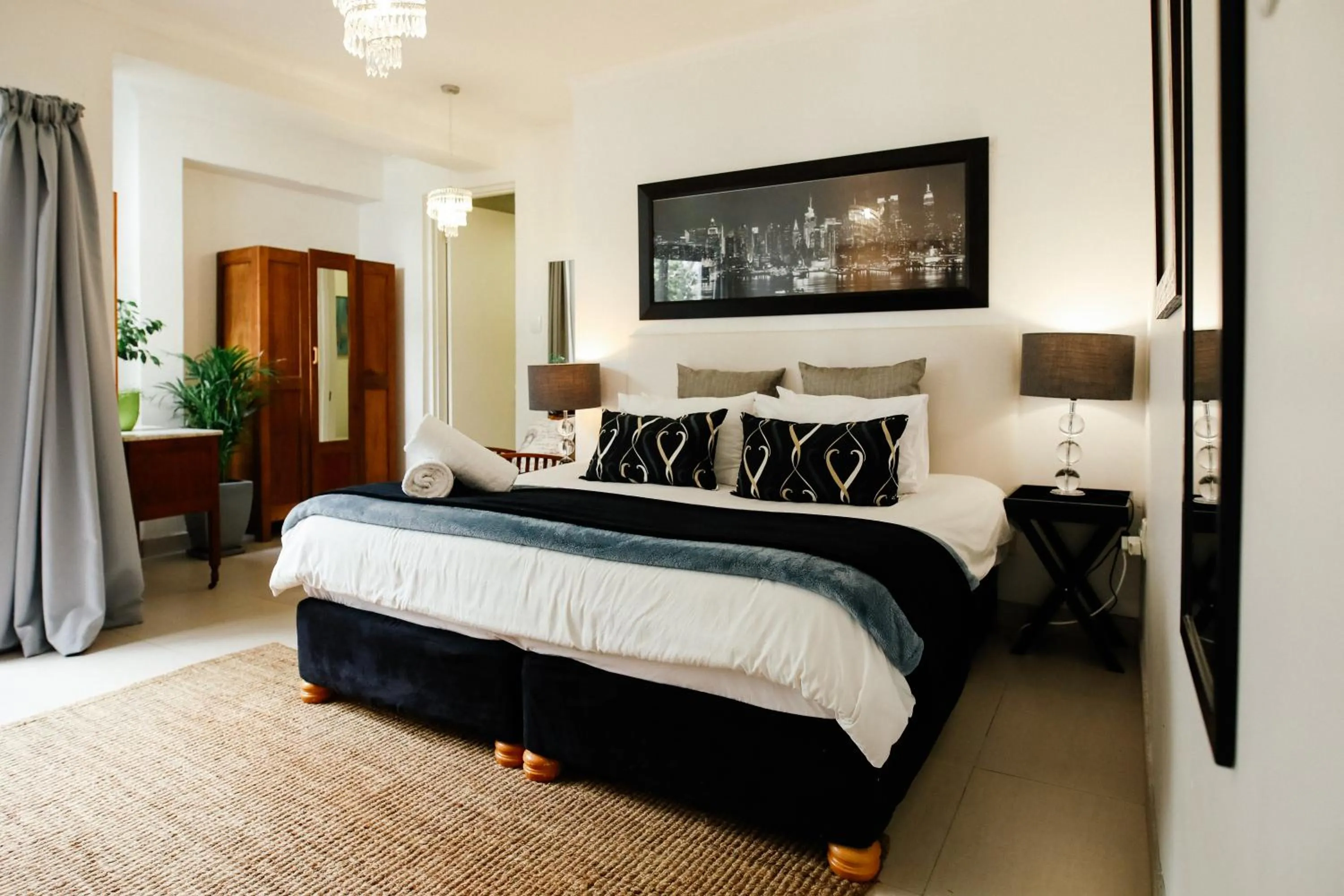 Bed in Radium Hall Guest House