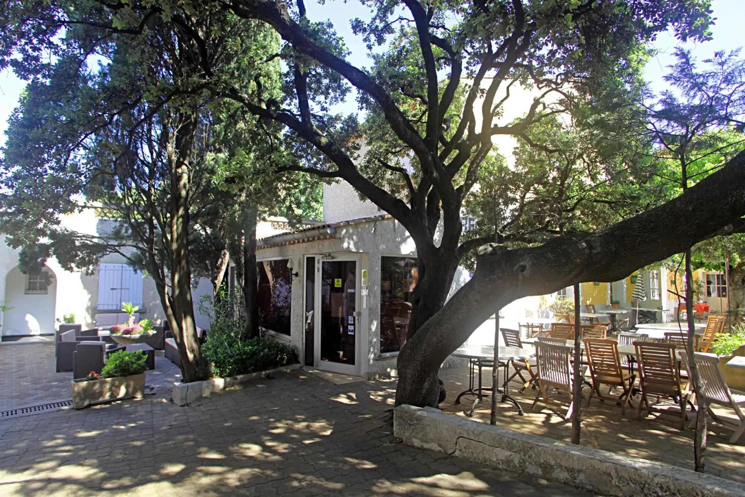 Lobby or reception in Le Petit Manoir Hotel Provence Lobby or reception in Le Petit Manoir Hotel Provence