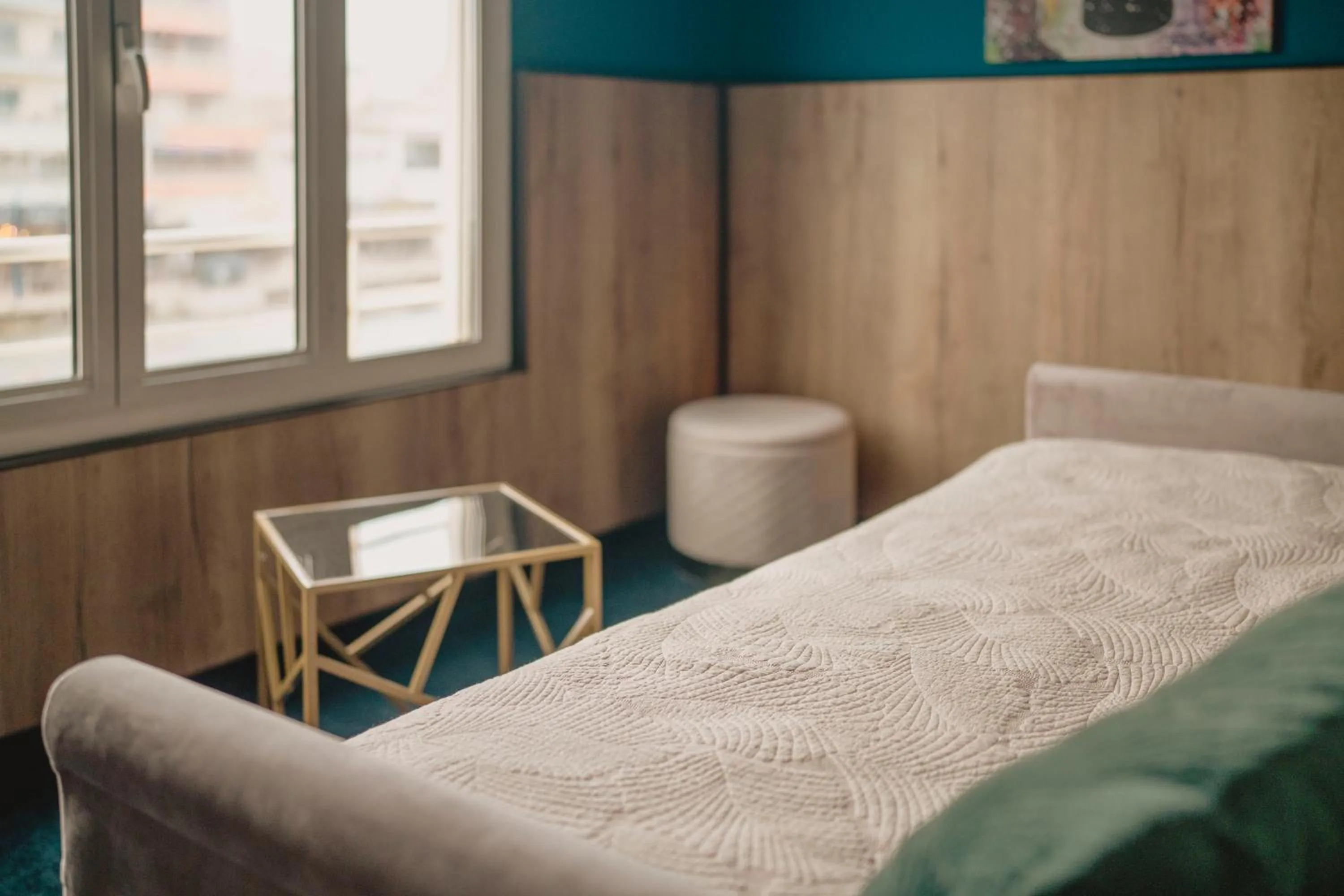 Bed in Hôtel les 4 éléments