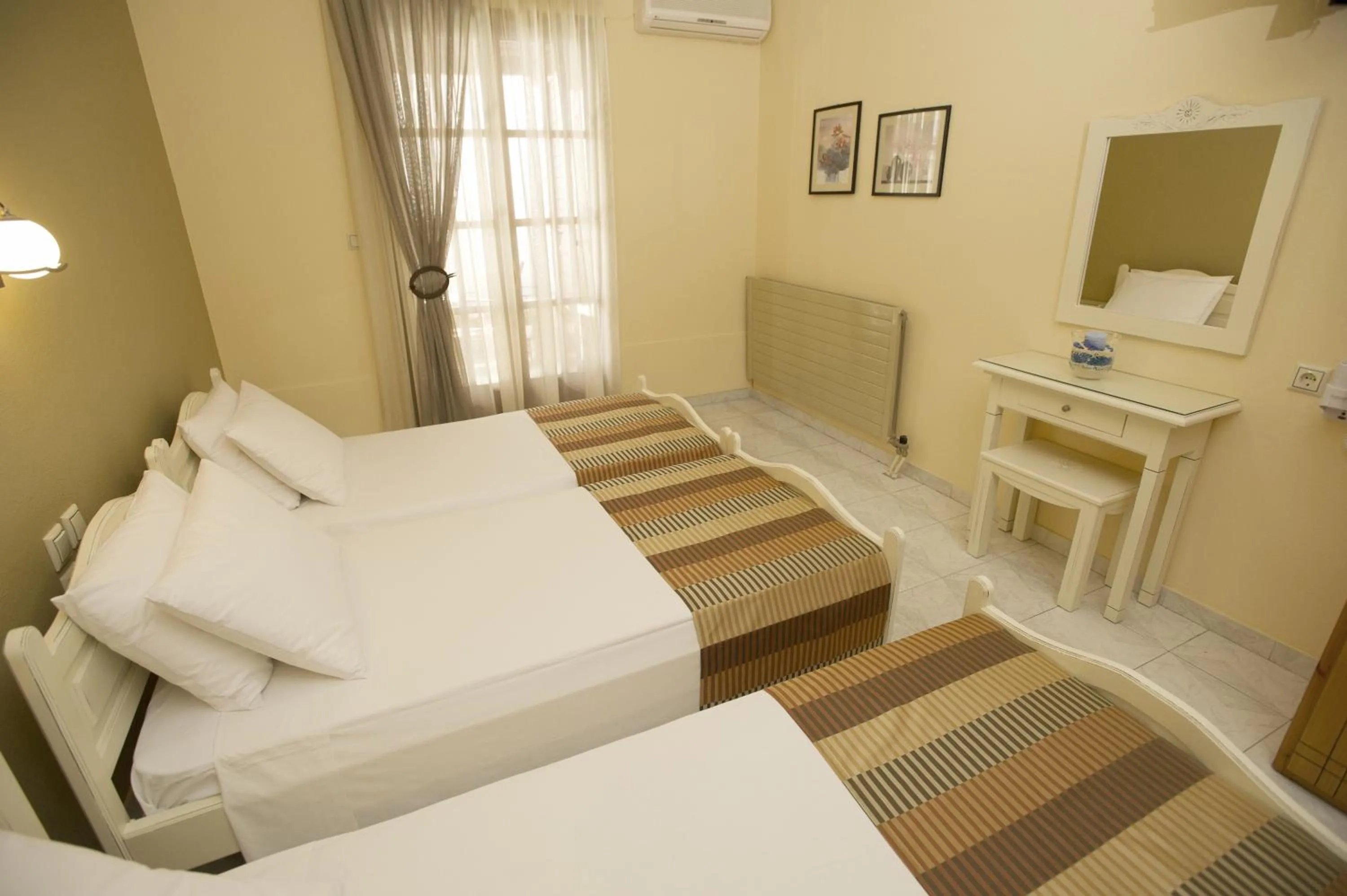Bedroom, Bed in La Luna