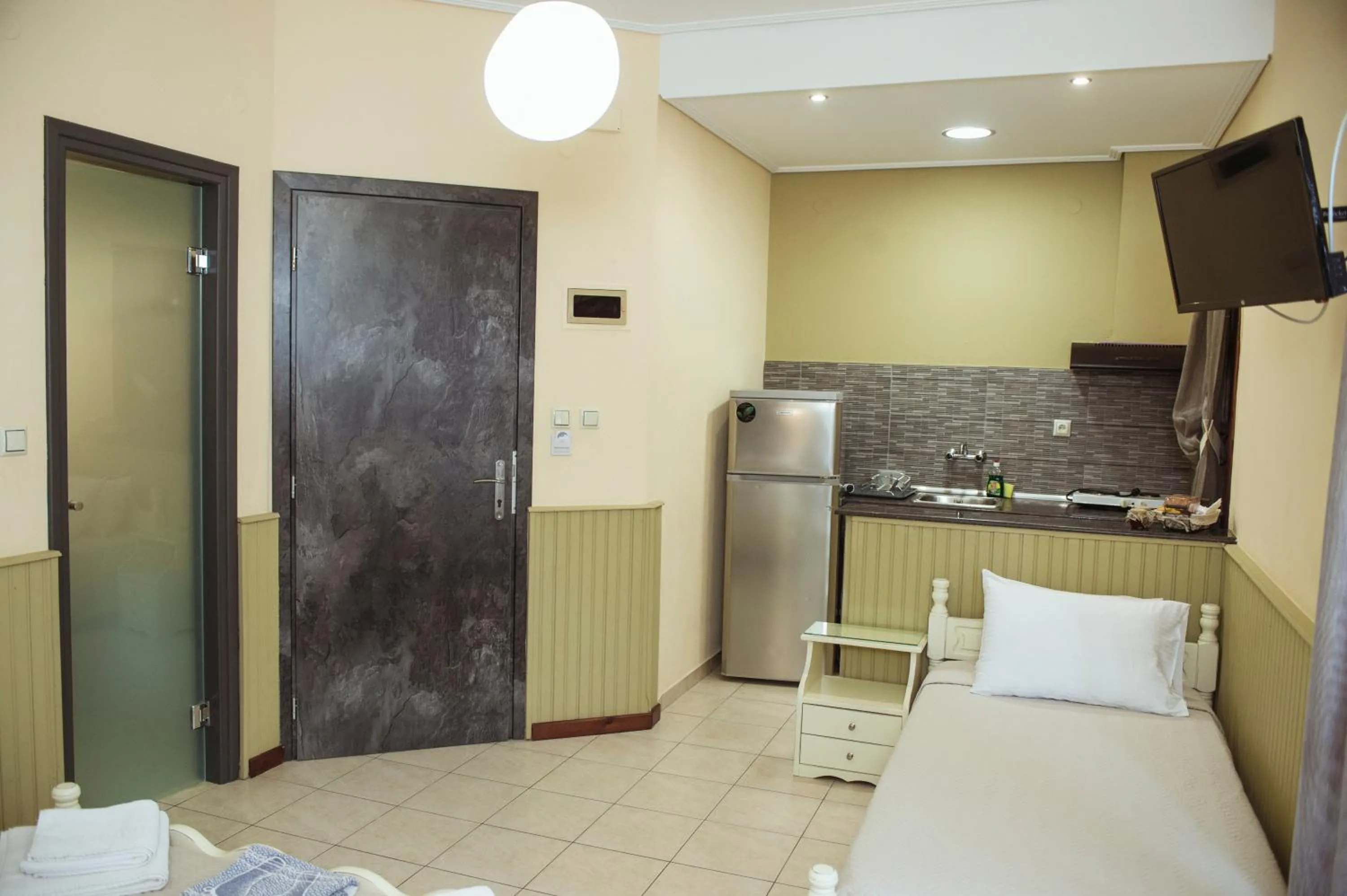 Kitchen or kitchenette, Bed in La Luna