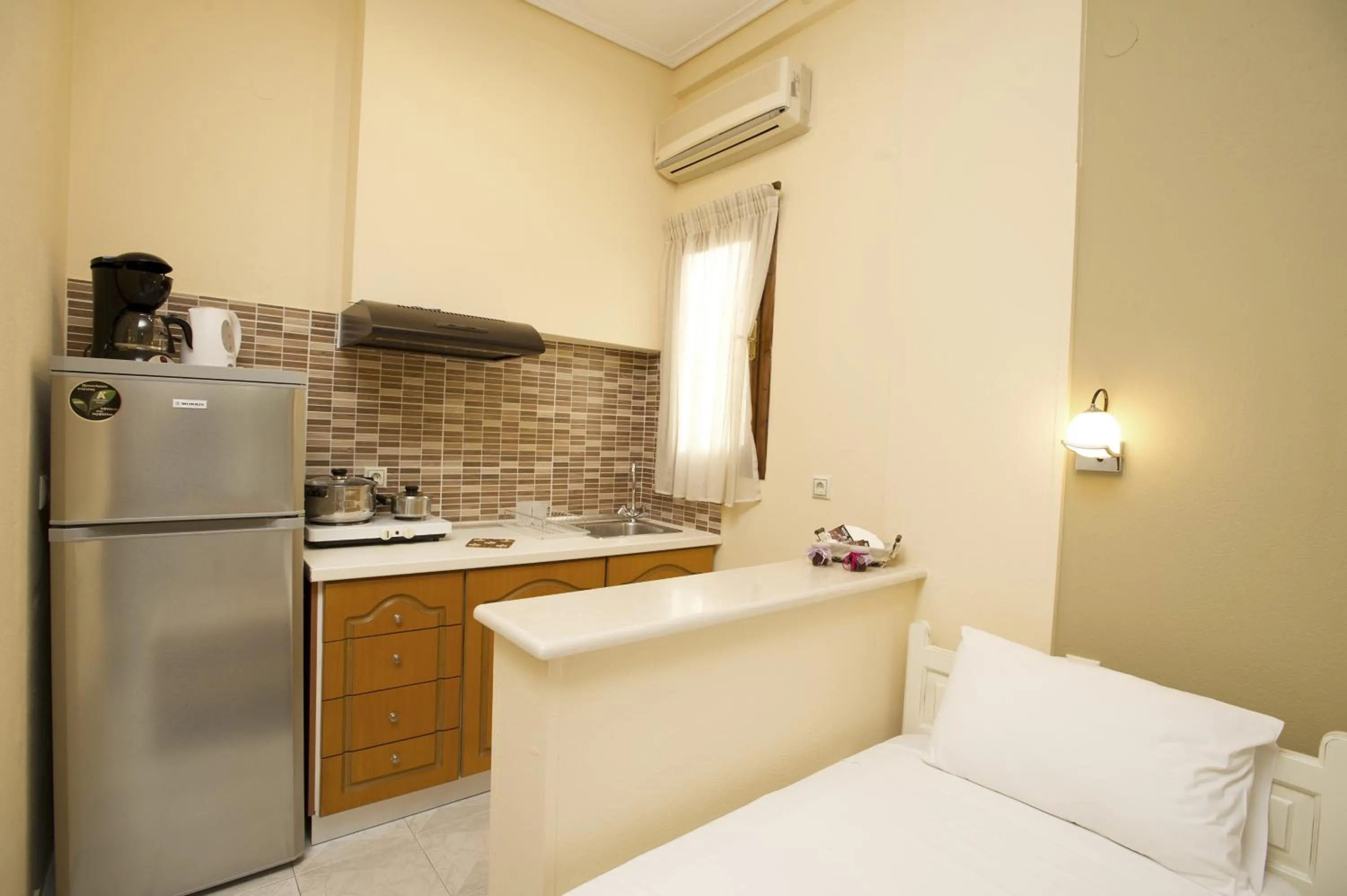 Kitchen or kitchenette, Bed in La Luna