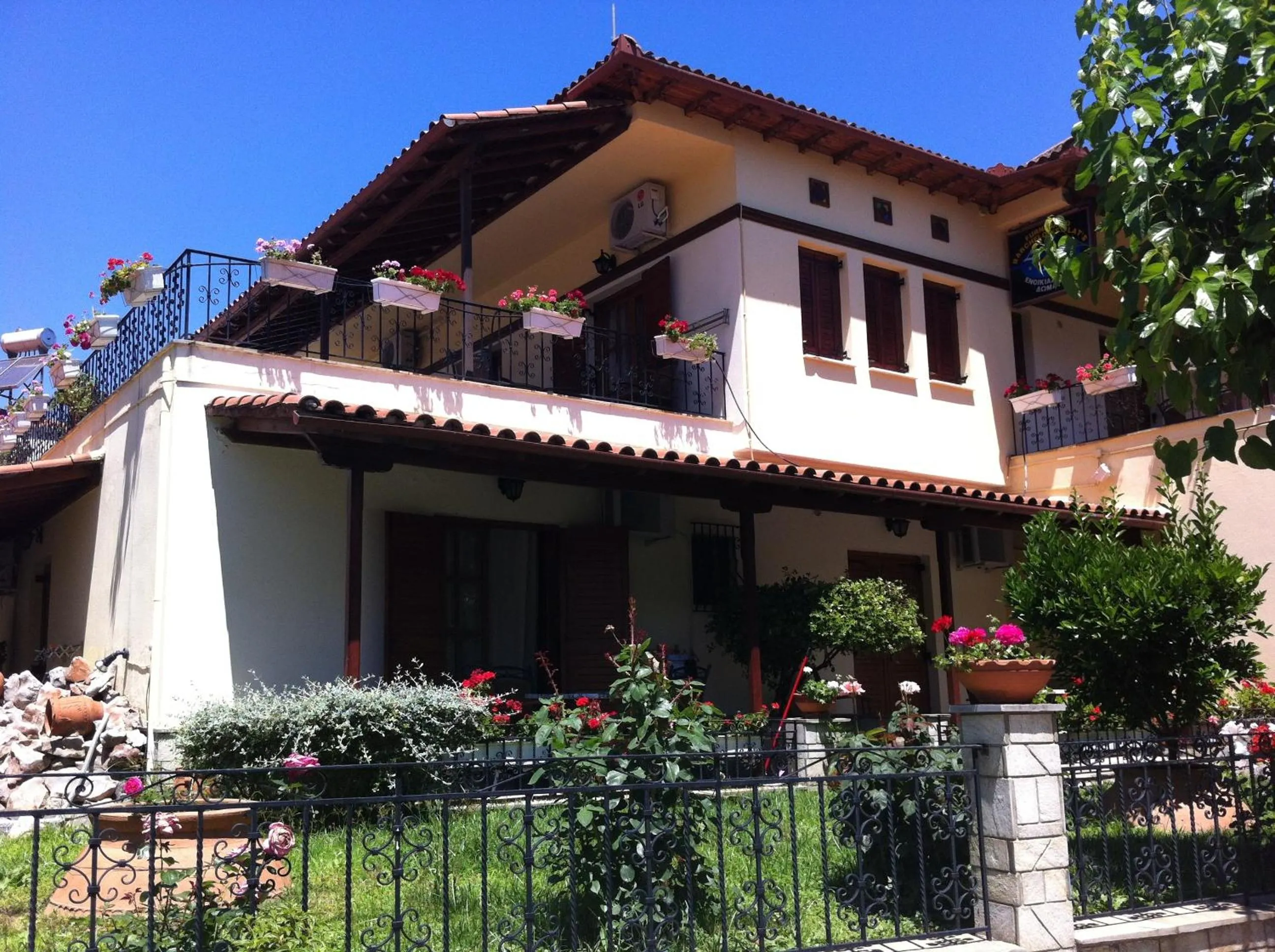 Facade/entrance in La Luna