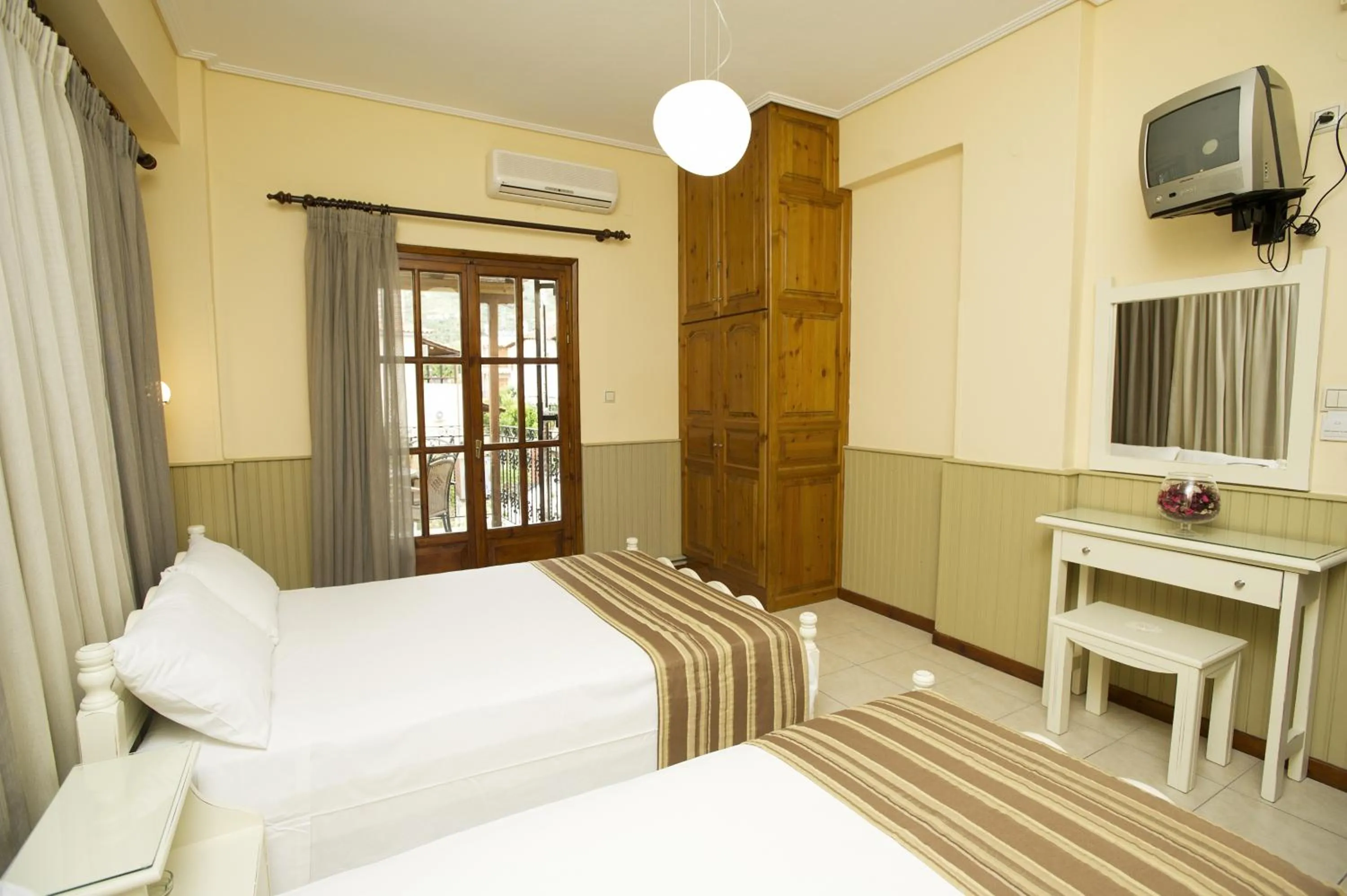 Bedroom, Bed in La Luna