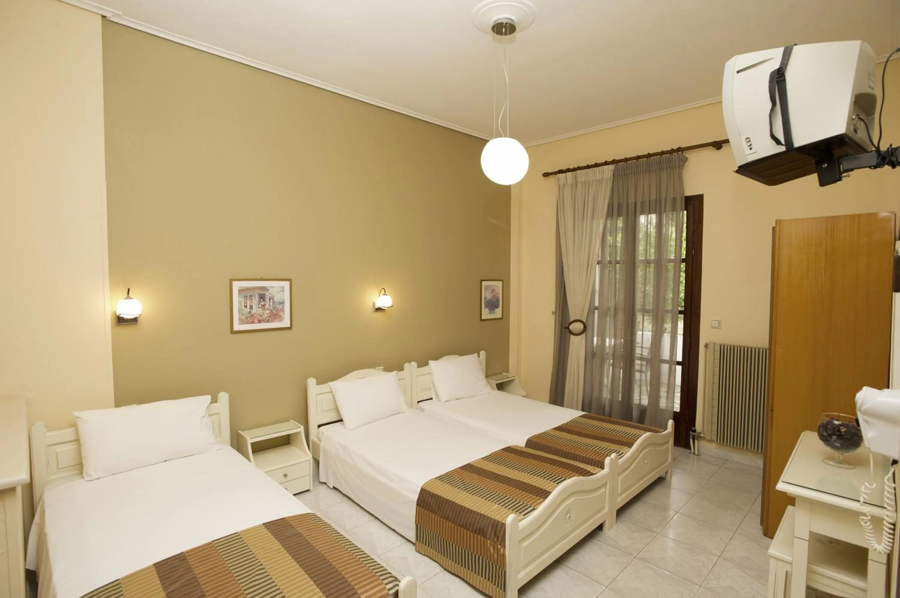 Bedroom, Bed in La Luna