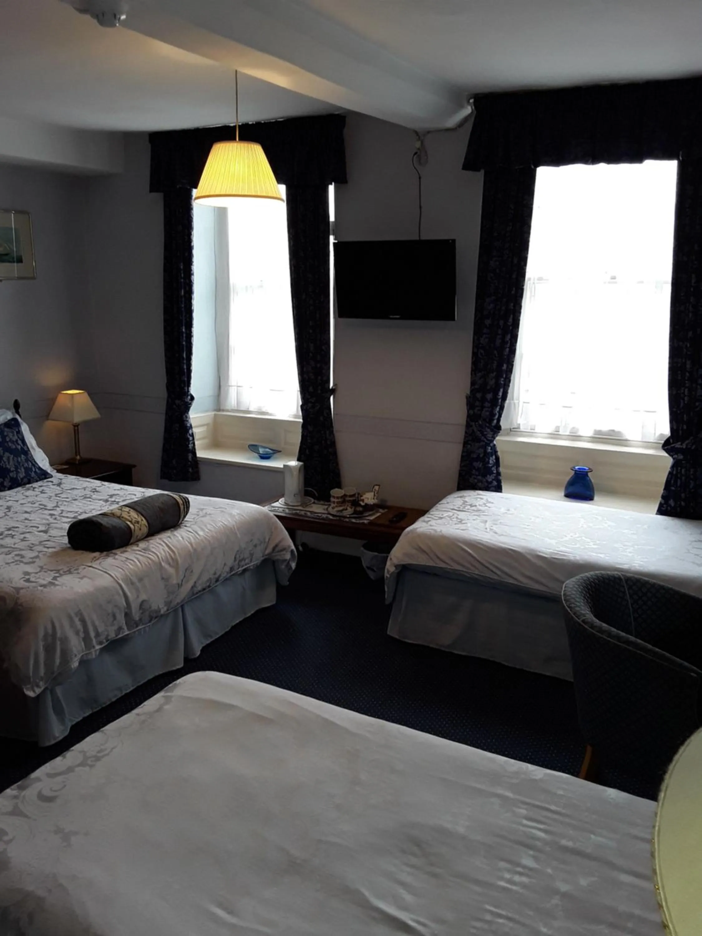 Bedroom in Langport Arms Hotel