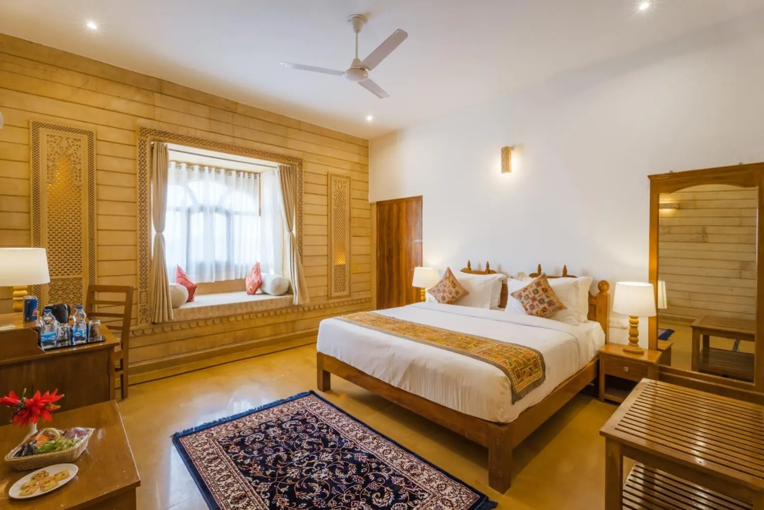 Bed in Hotel Golden Haveli