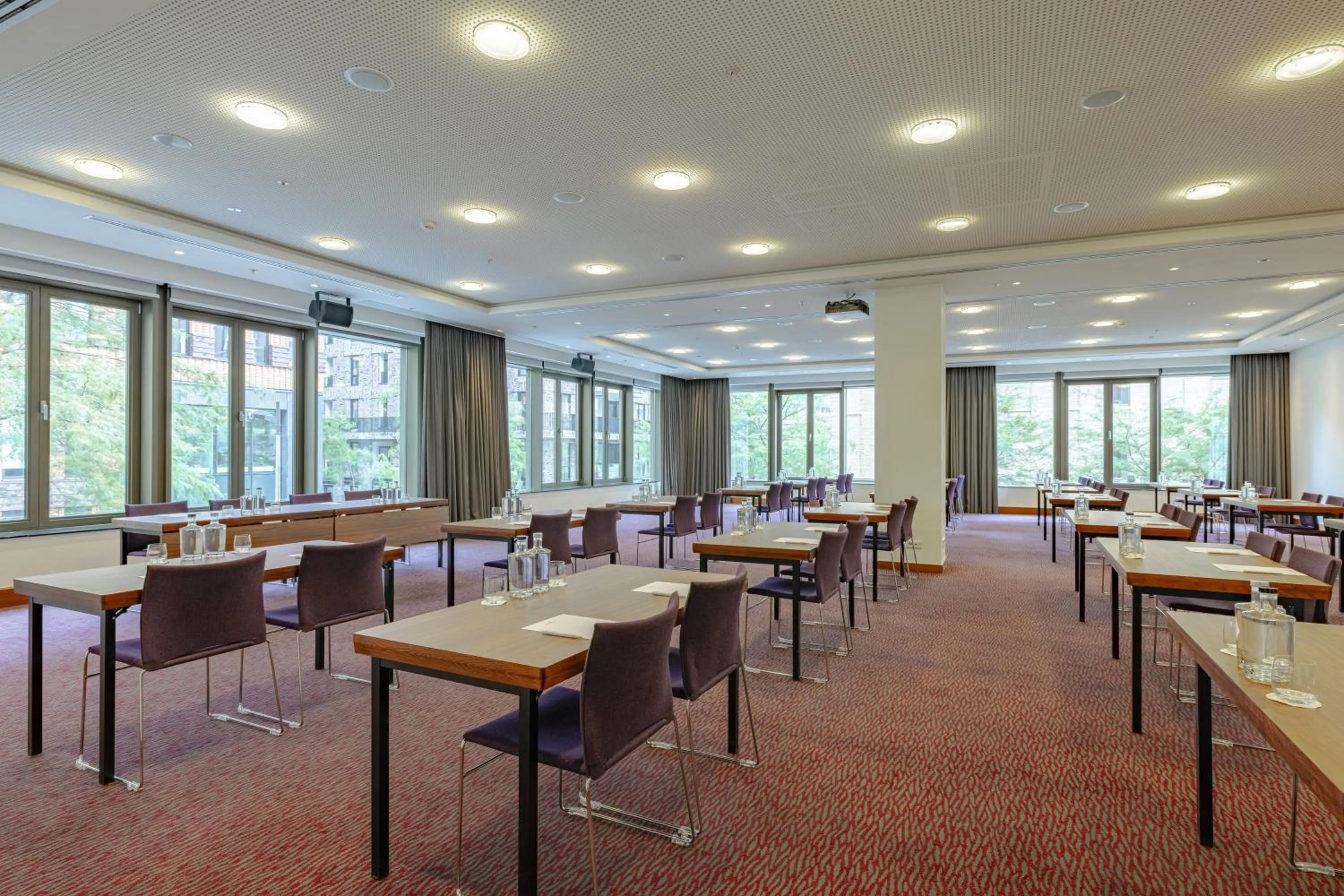 Meeting/conference room in Crowne Plaza Amsterdam - South by IHG