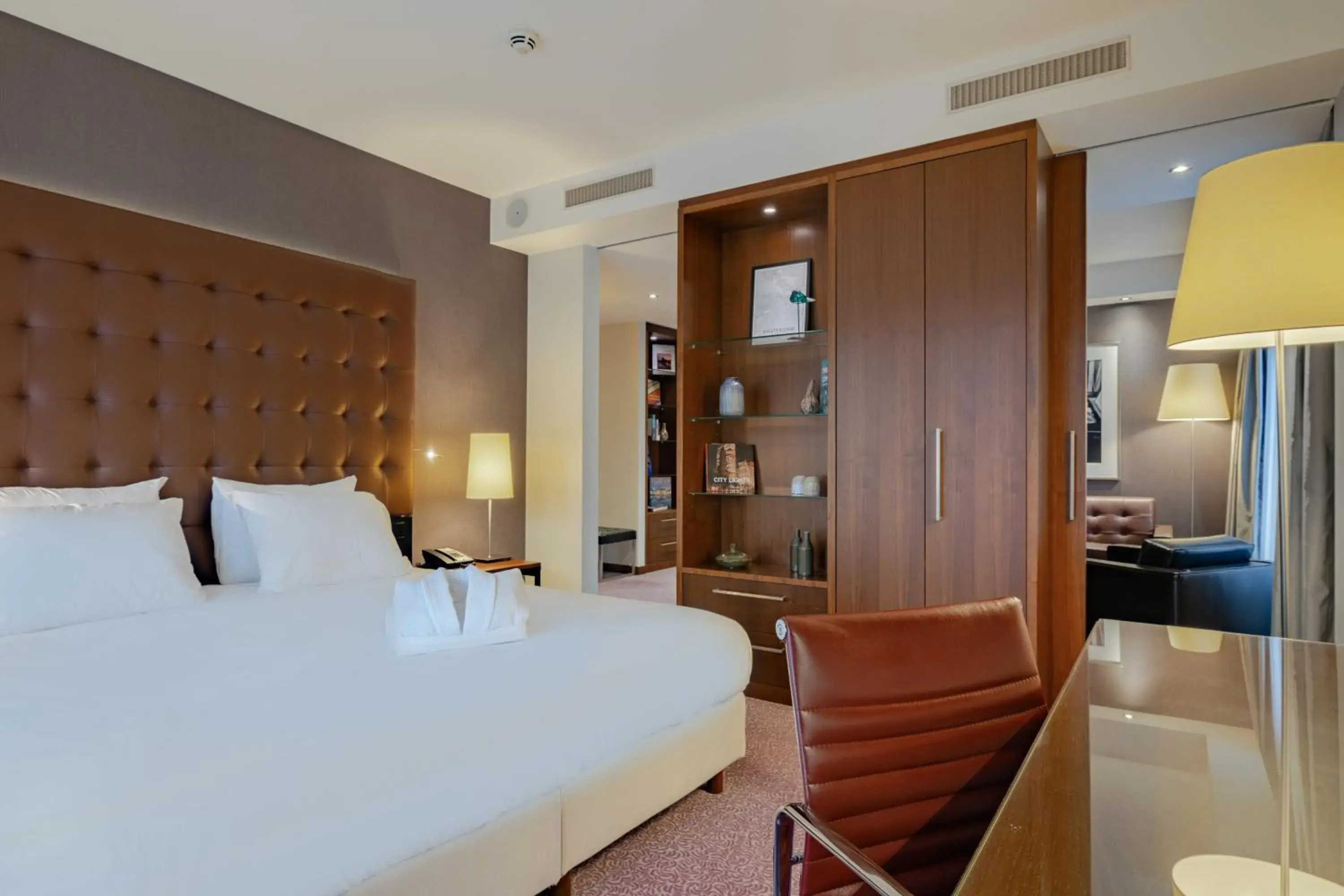 Bed in Crowne Plaza Amsterdam - South by IHG Bed in Crowne Plaza Amsterdam - South by IHG