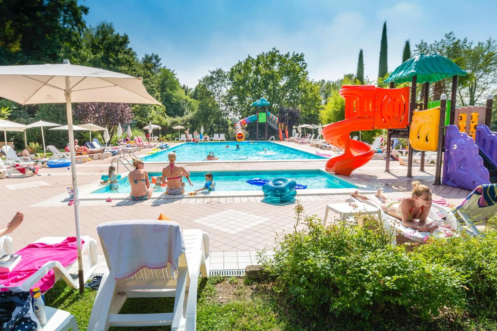 Swimming pool in Park Residence Il Gabbiano