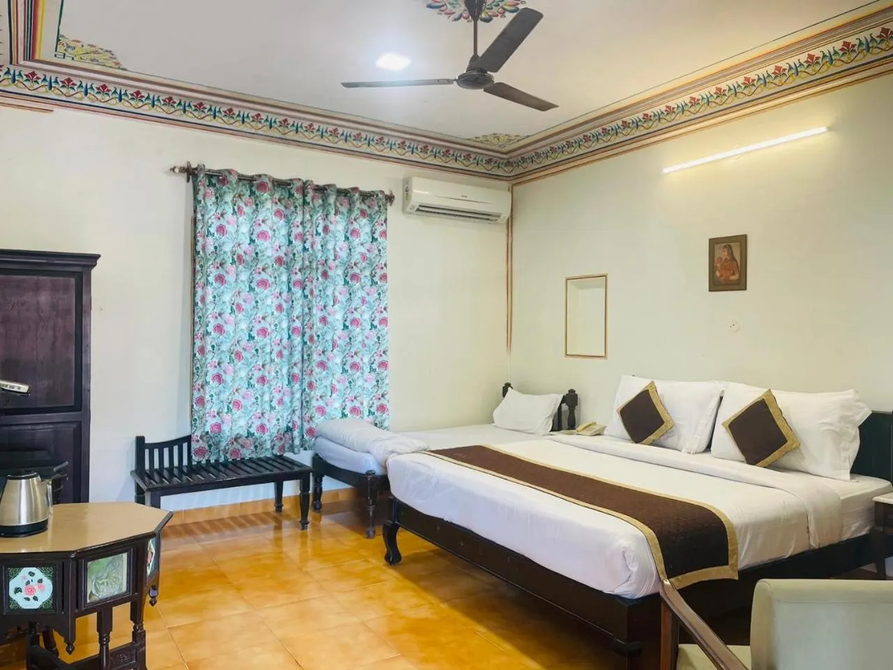 Bed in Sajjan Bagh Resort