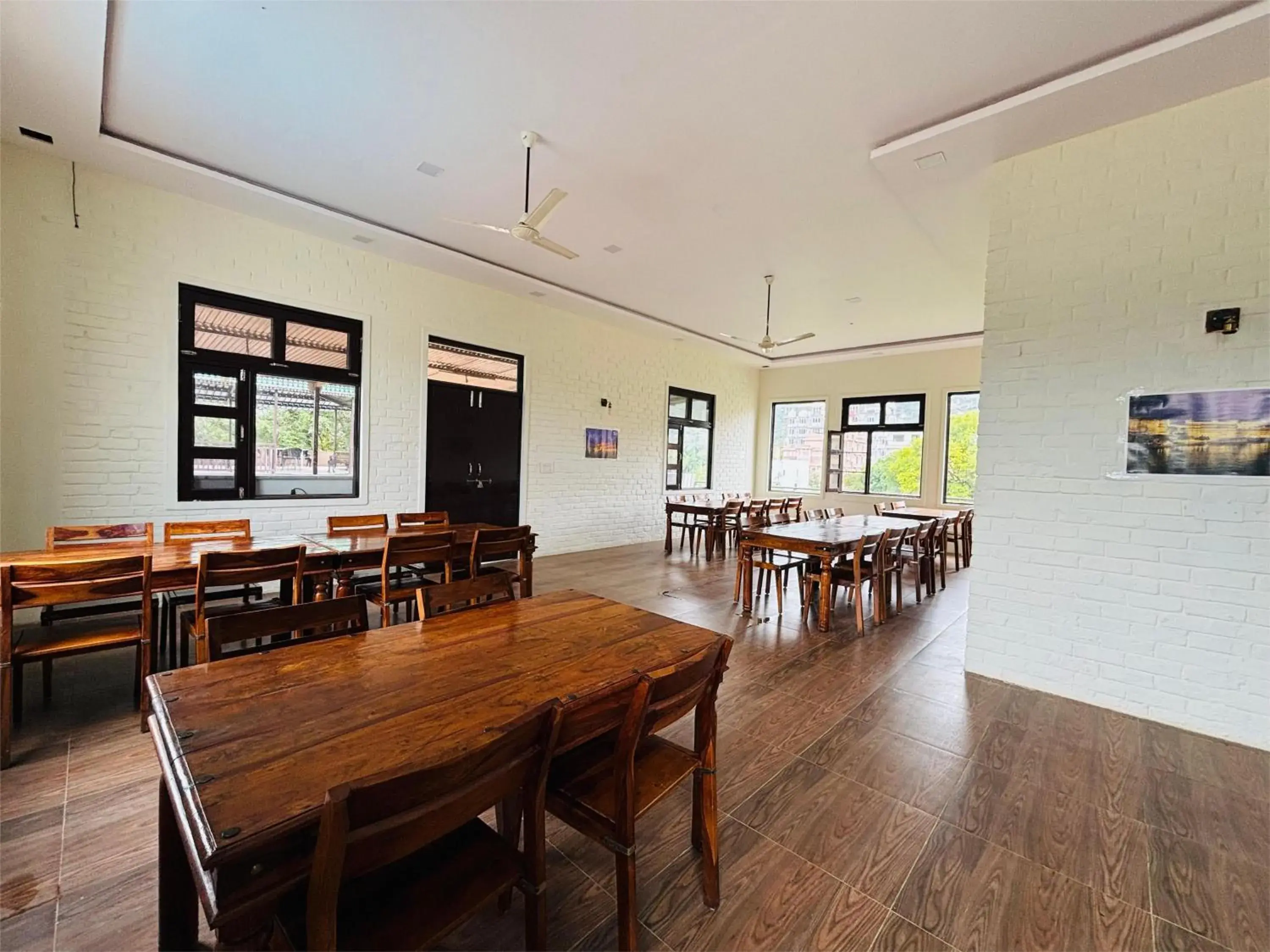 Restaurant/places to eat in Sajjan Bagh Resort Restaurant/places to eat in Sajjan Bagh Resort