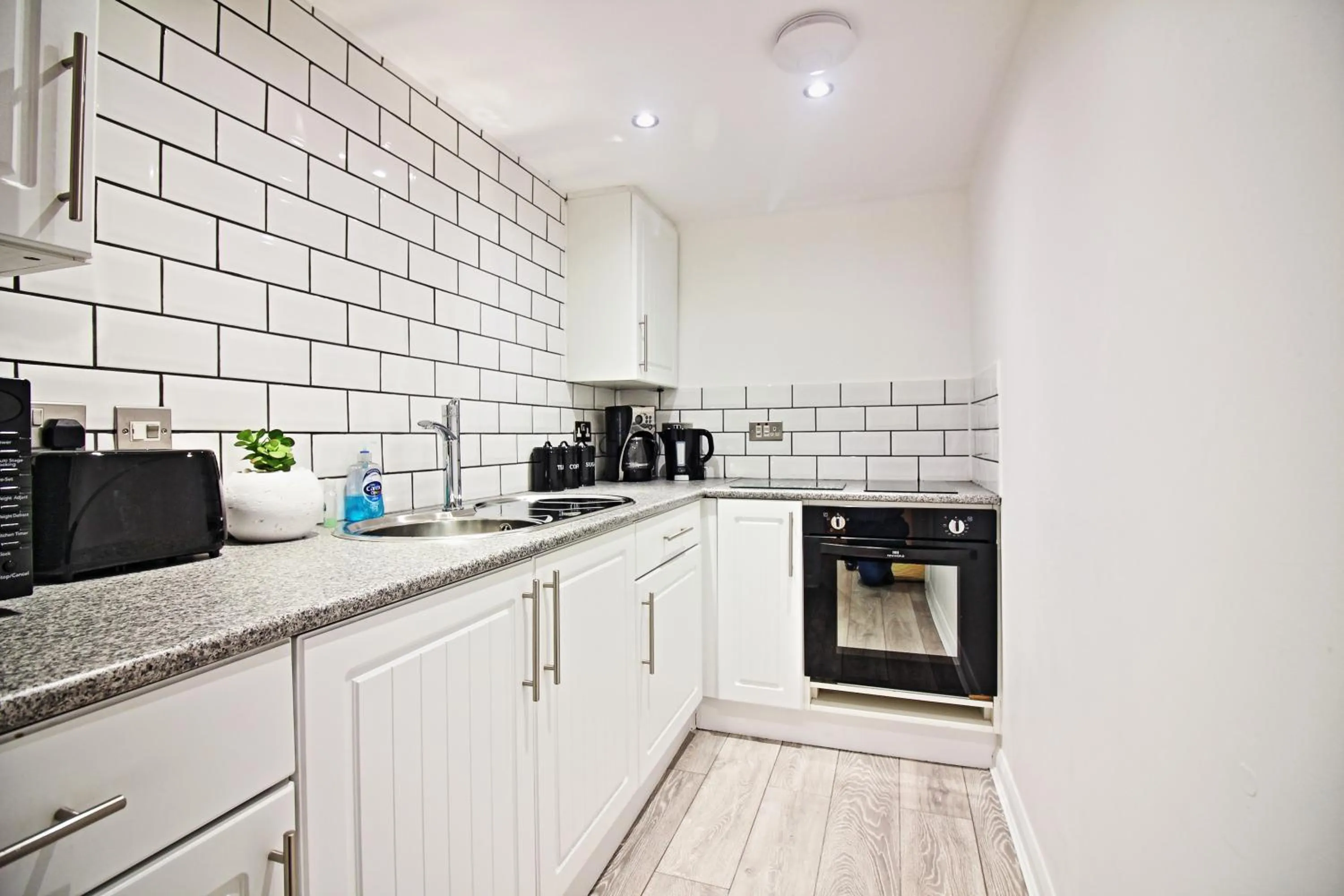 Kitchen or kitchenette in Star Apartment Ipswich, A Hidden Gem near the Waterfront