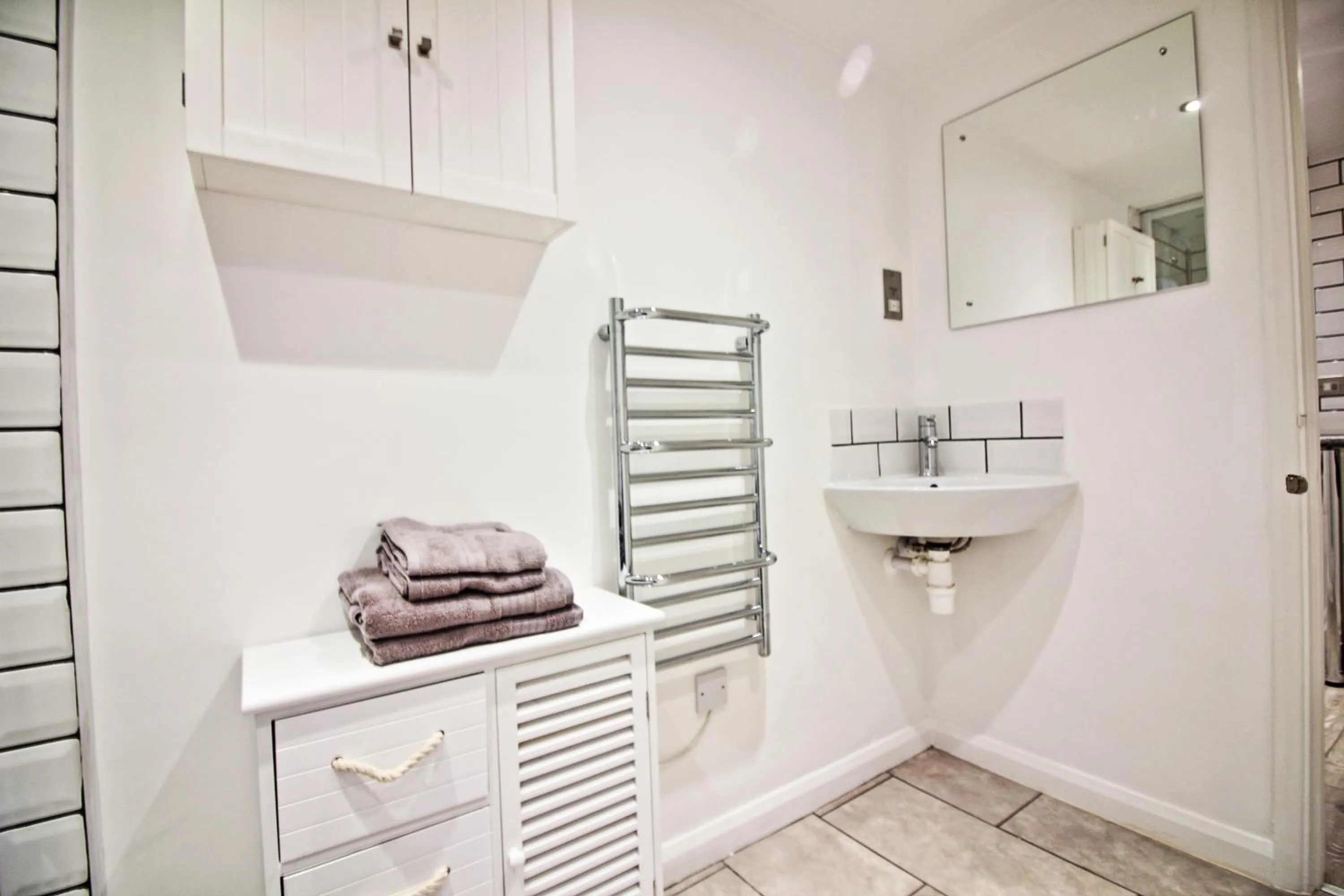 Bathroom in Star Apartment Ipswich, A Hidden Gem near the Waterfront