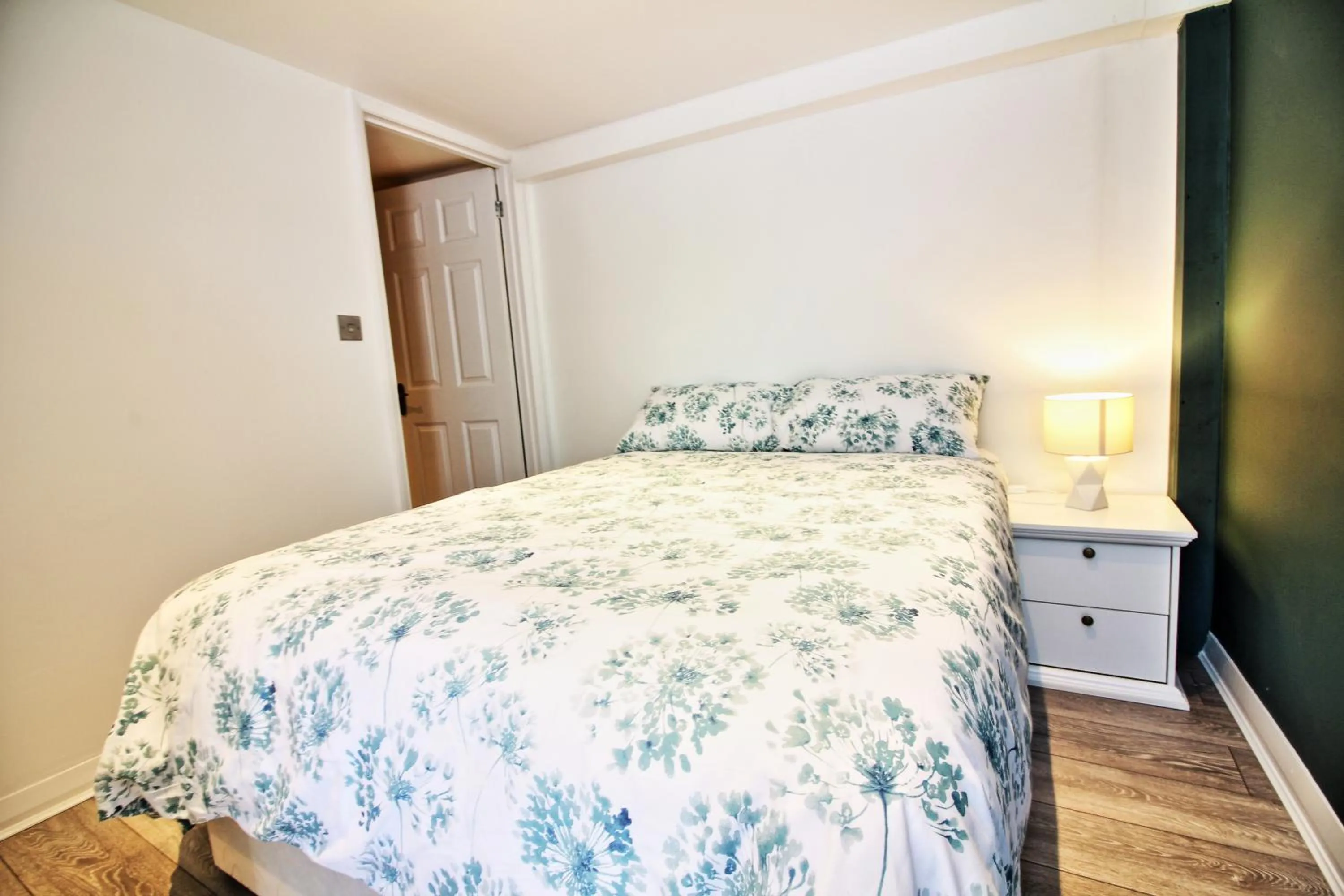 Bedroom, Bed in Star Apartment Ipswich, A Hidden Gem near the Waterfront