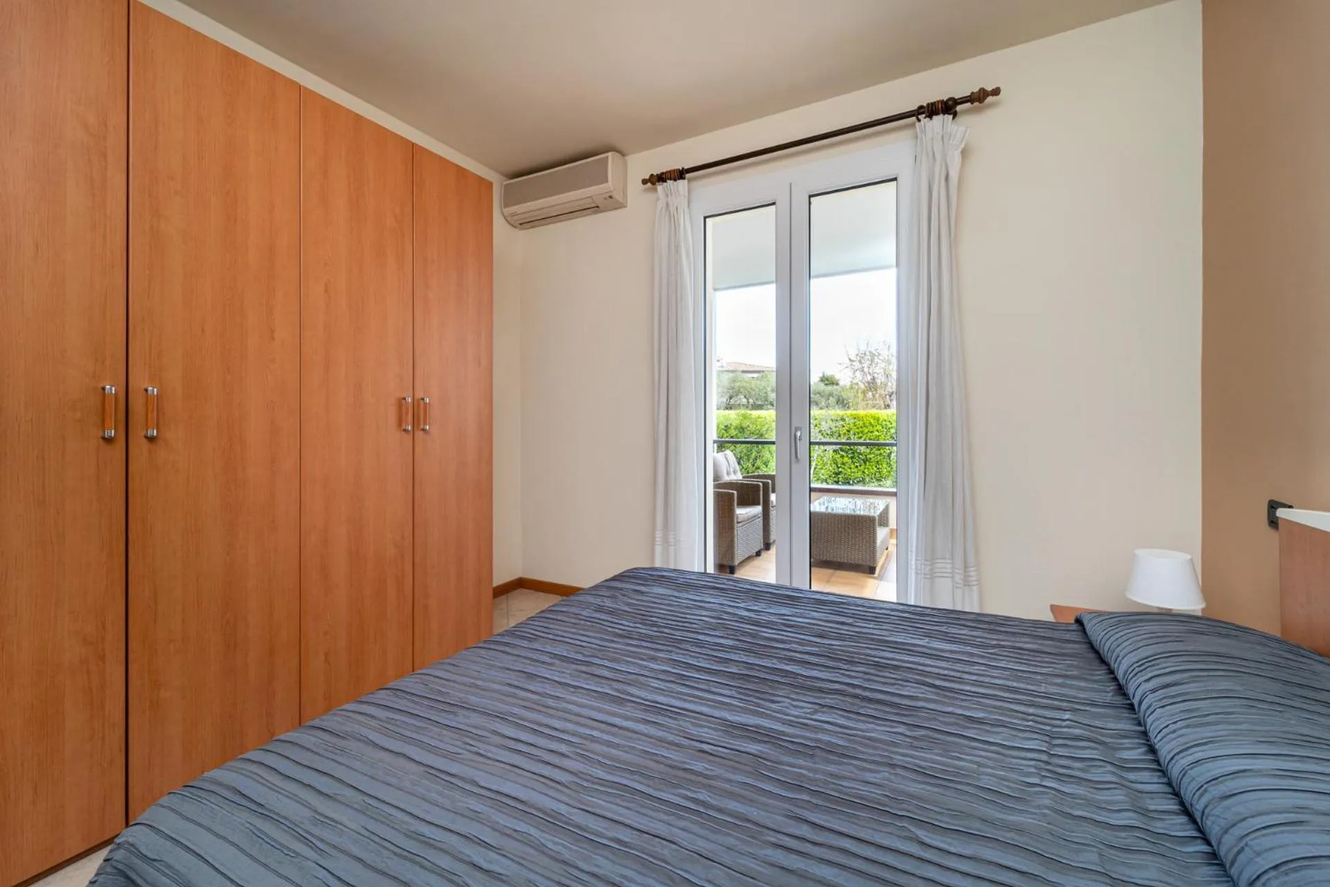 Bed in Residence Primera