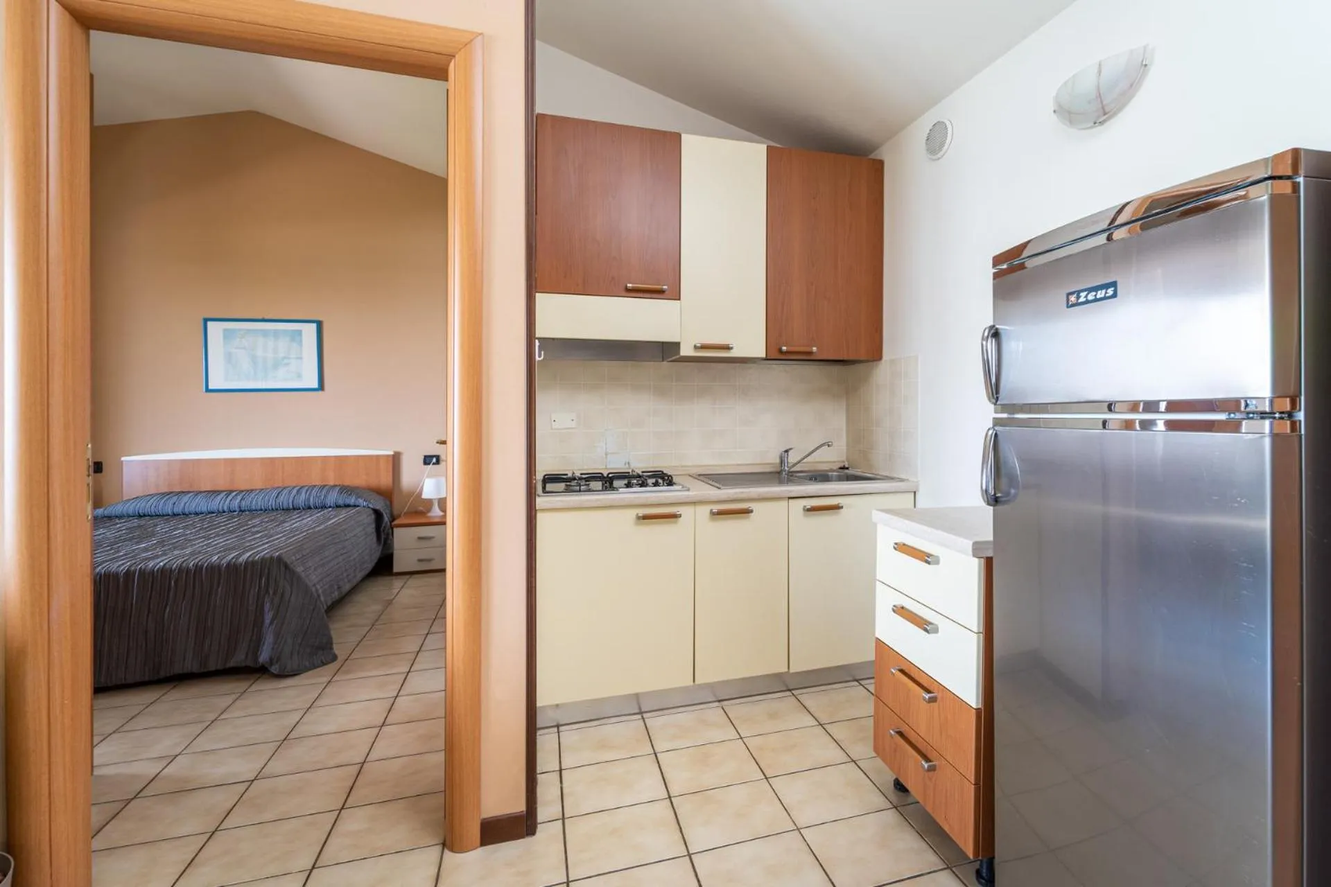 Kitchen or kitchenette, Bed in Residence Primera