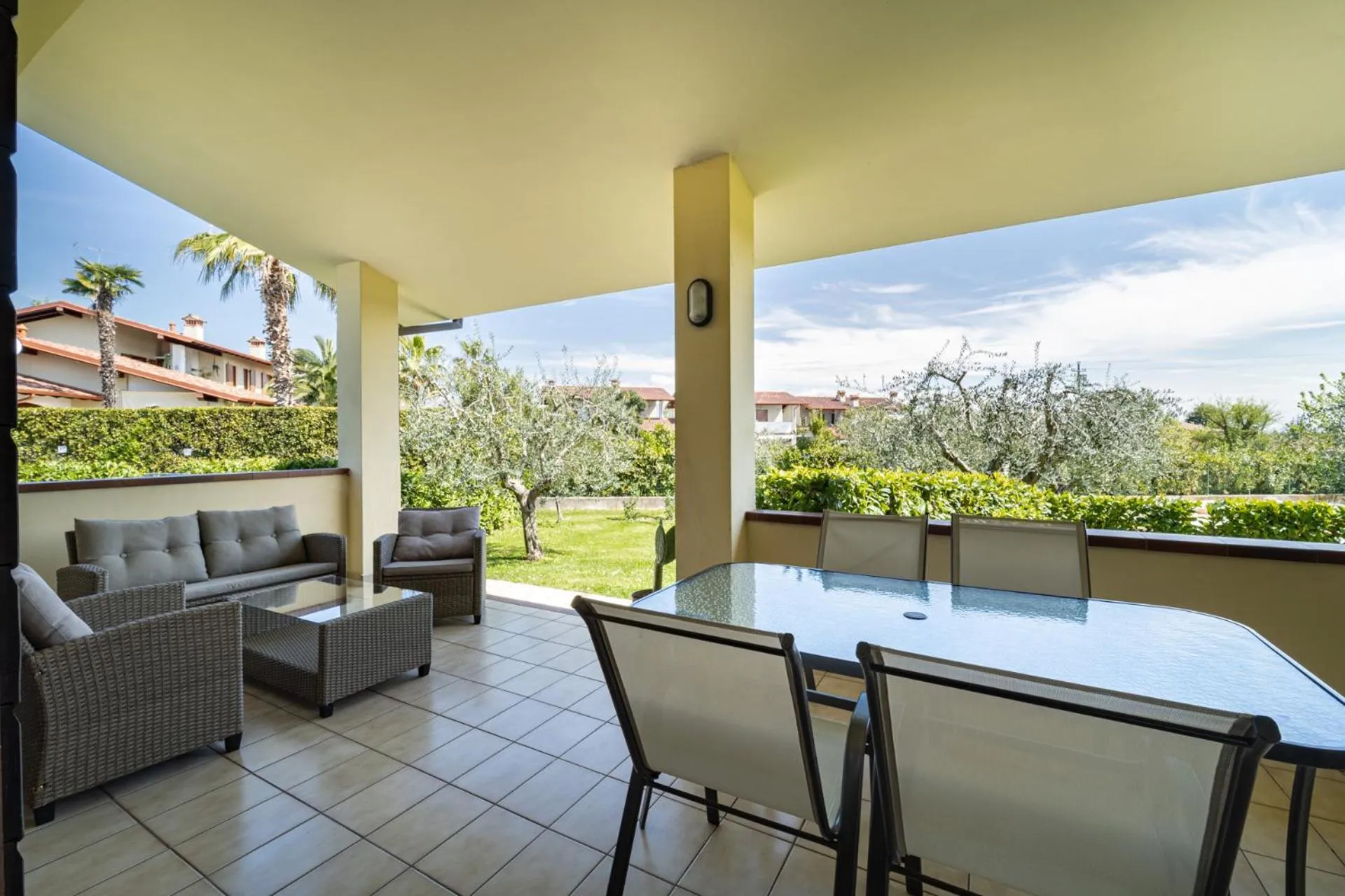 Patio in Residence Primera