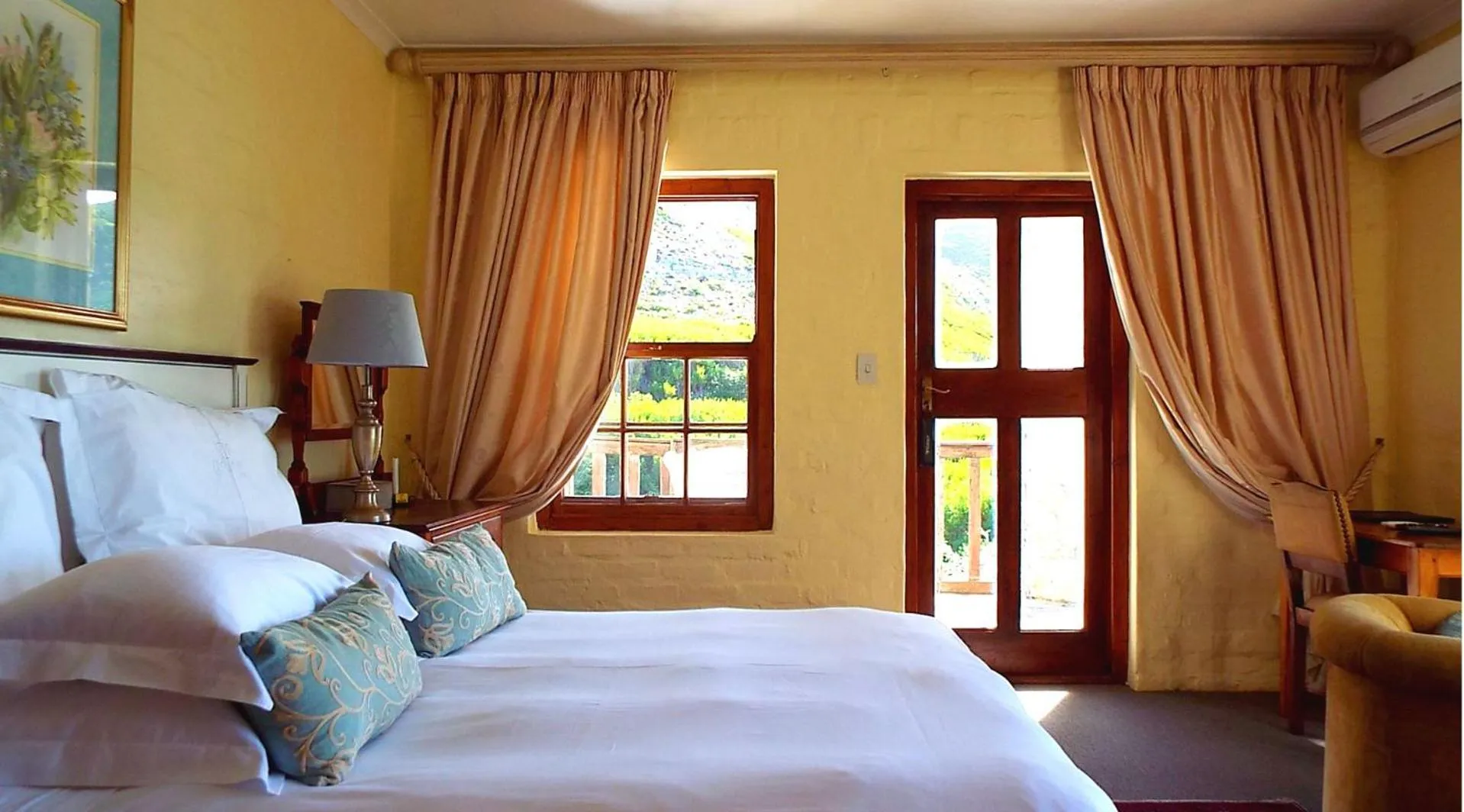 Day, Bed in Agulhas Country Lodge