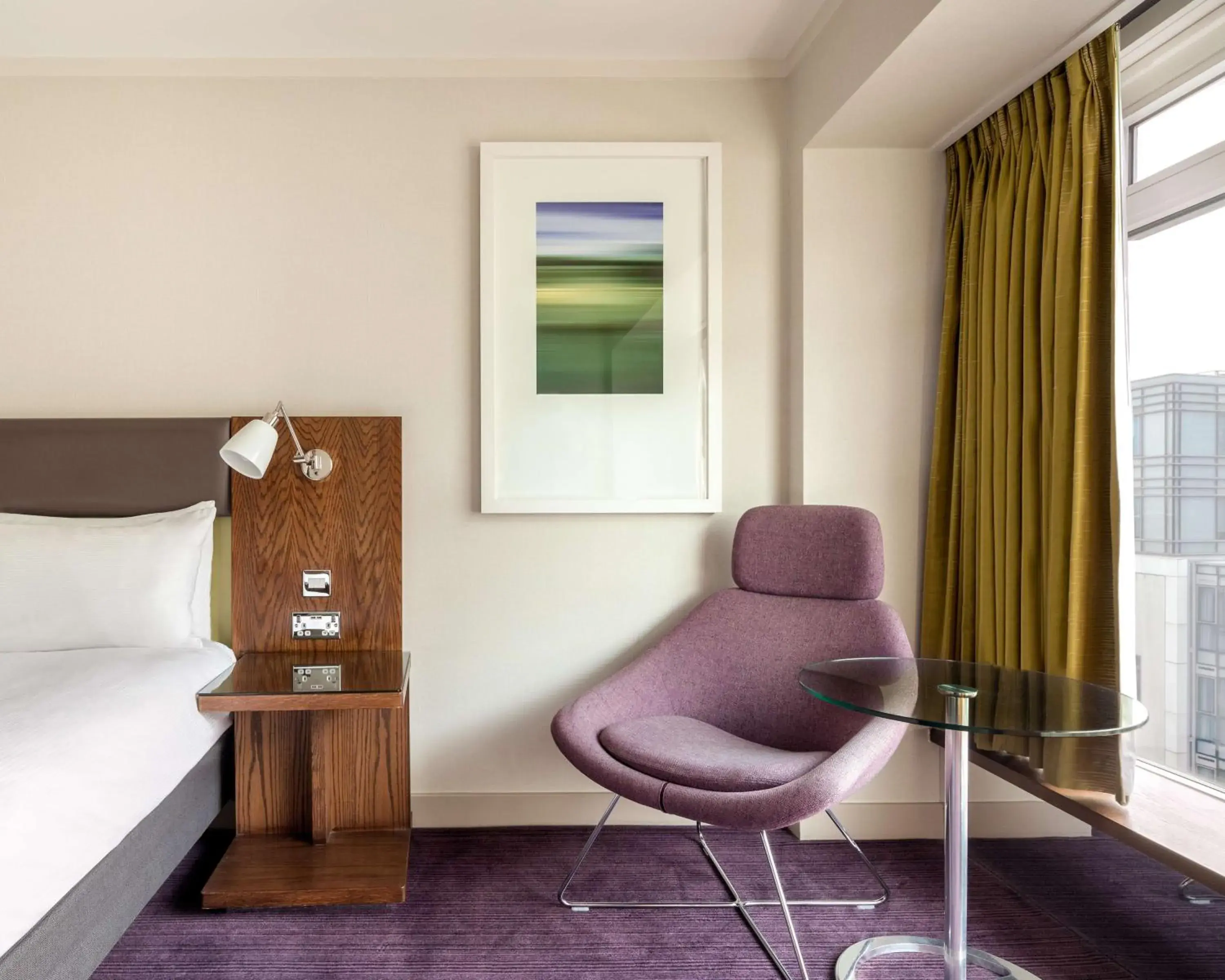 Living room, Bed in Hilton London Metropole Living room, Bed in Hilton London Metropole