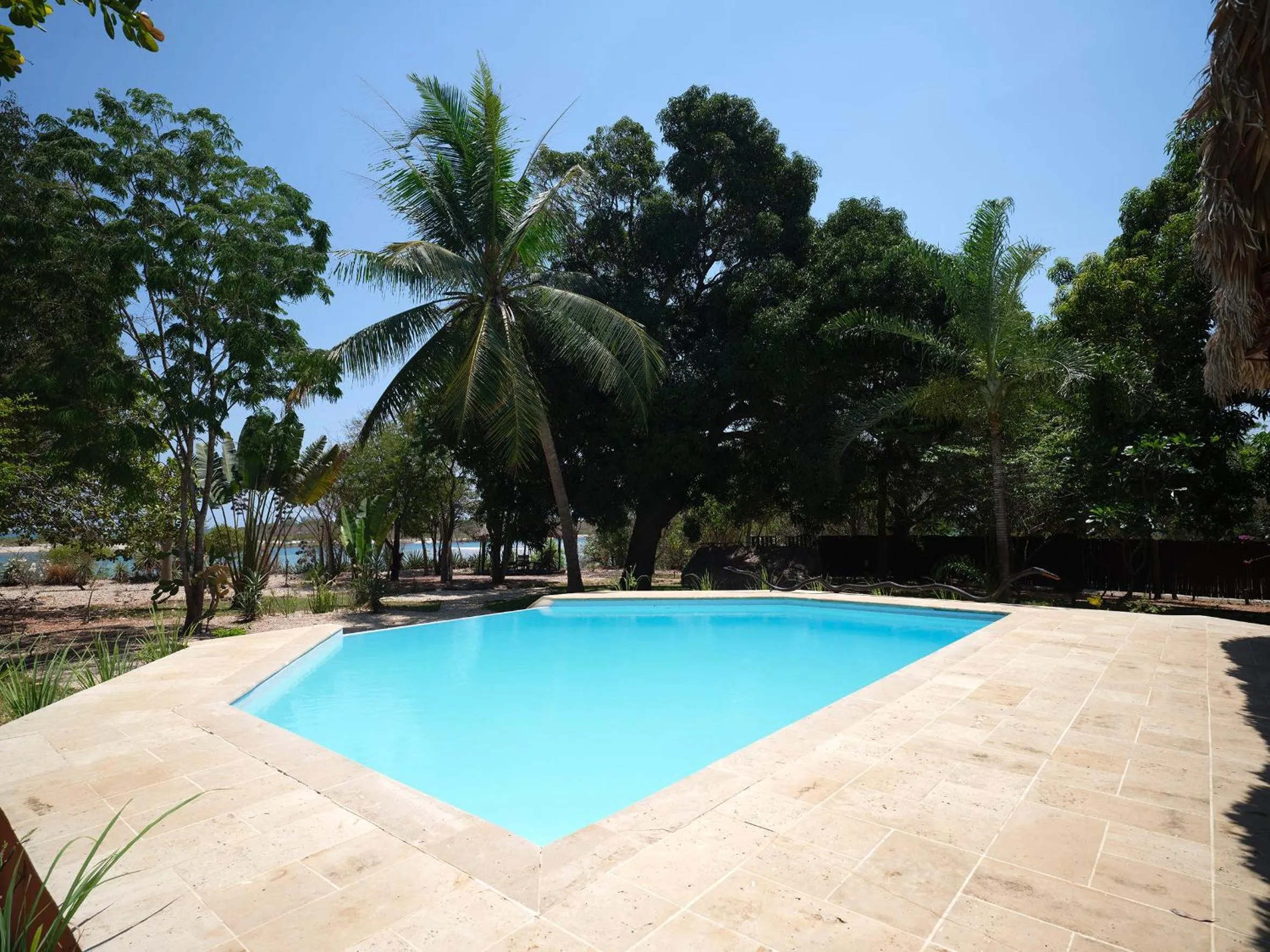 Swimming pool in Antsanitia Resort