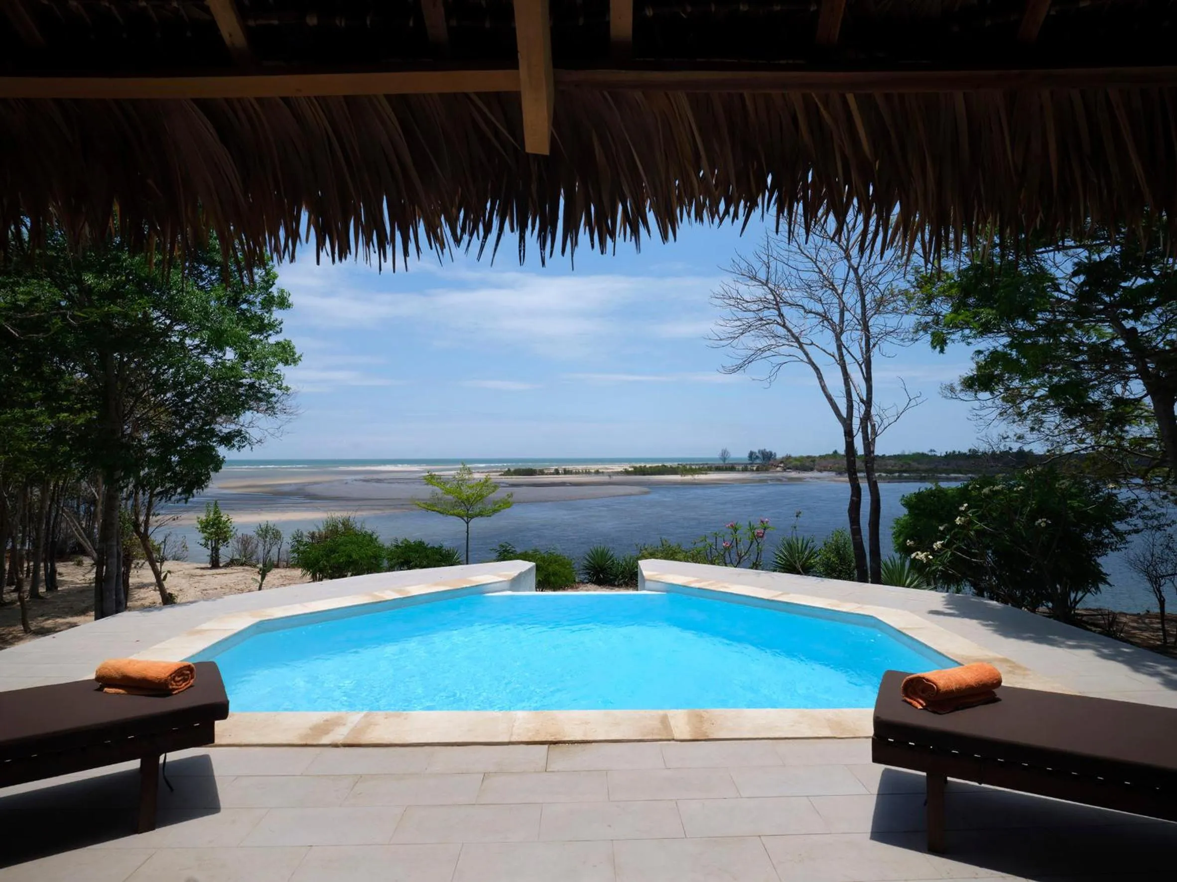 Swimming pool in Antsanitia Resort