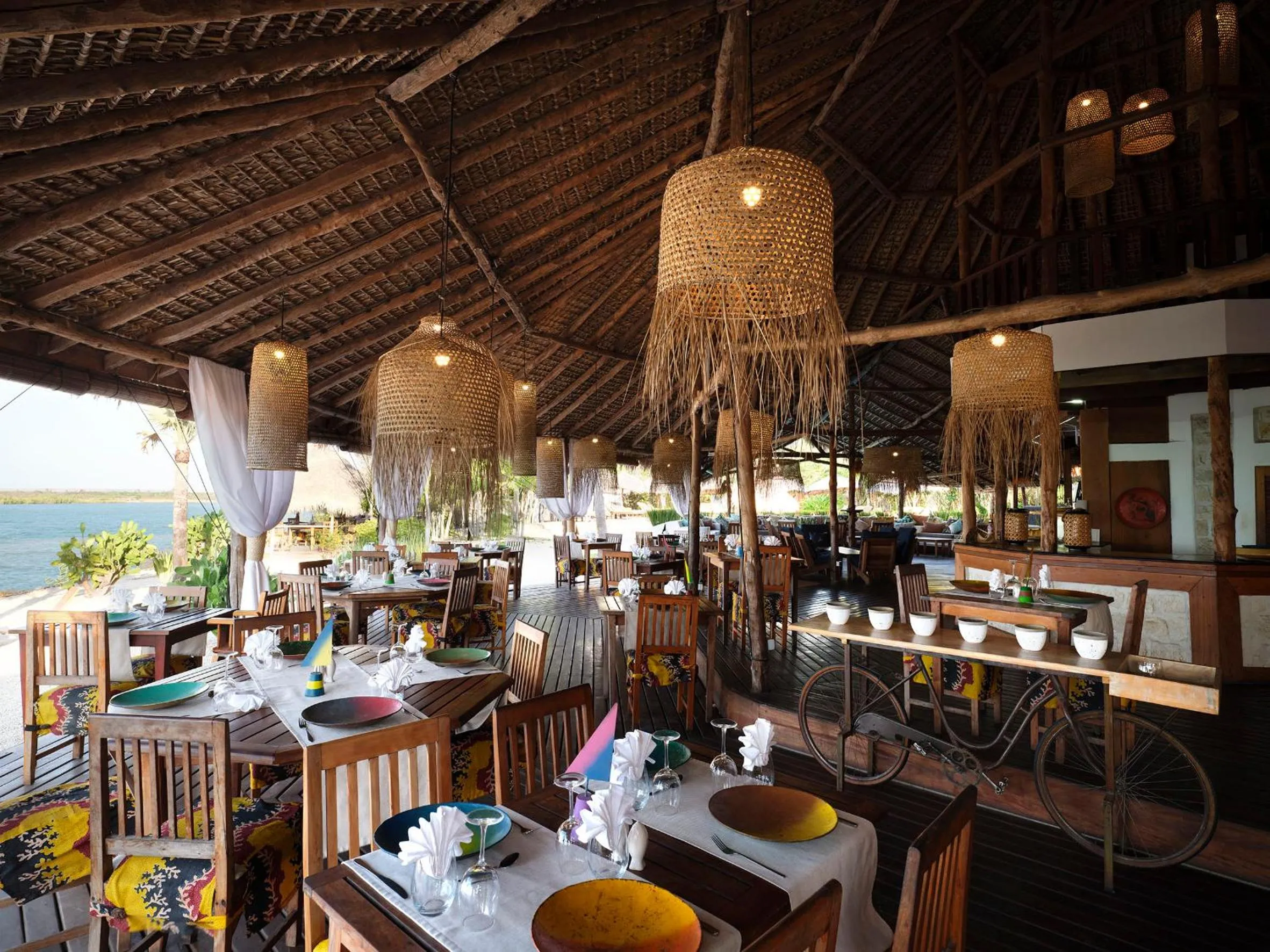 Restaurant/places to eat in Antsanitia Resort