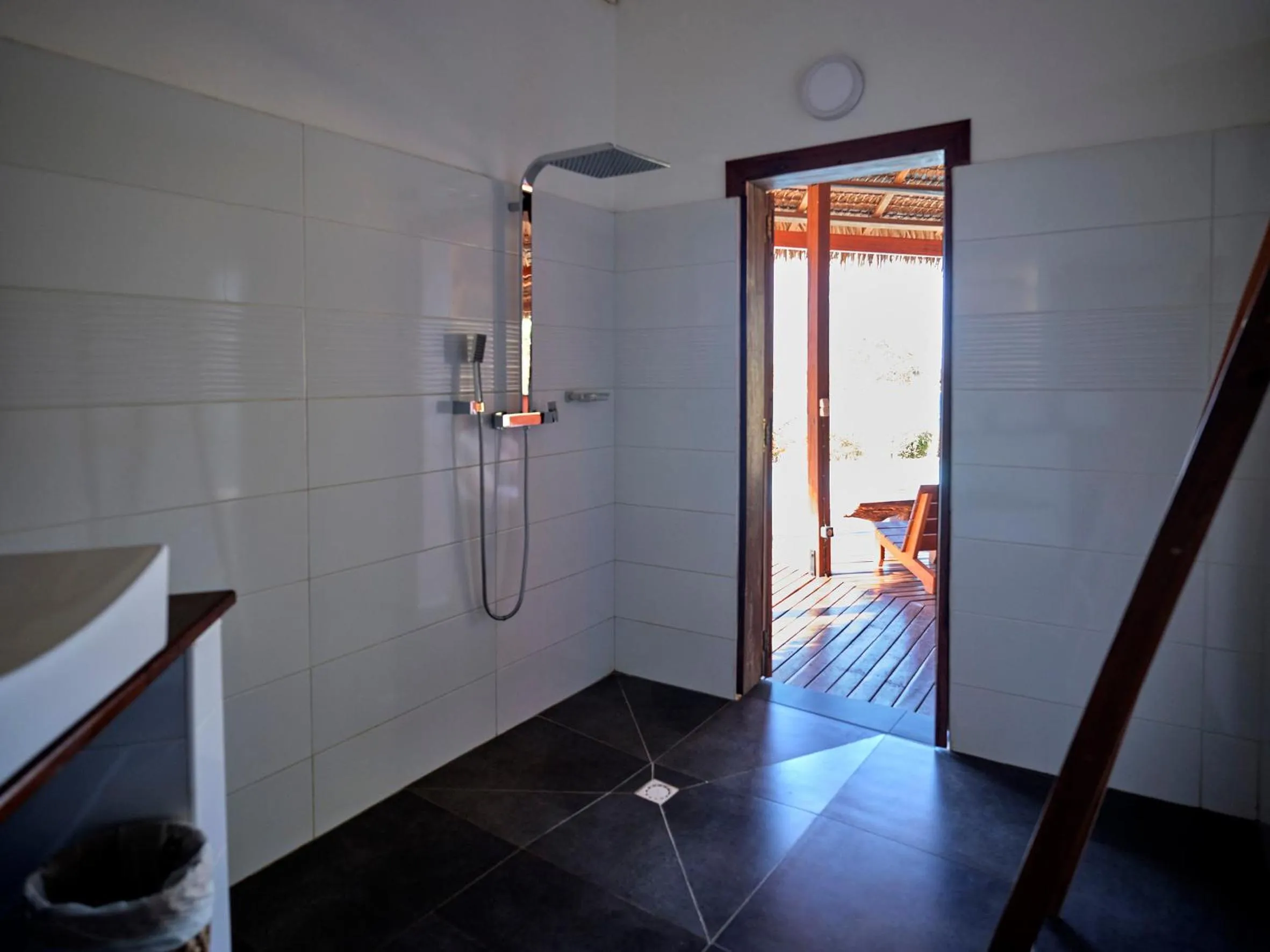 Shower in Antsanitia Resort