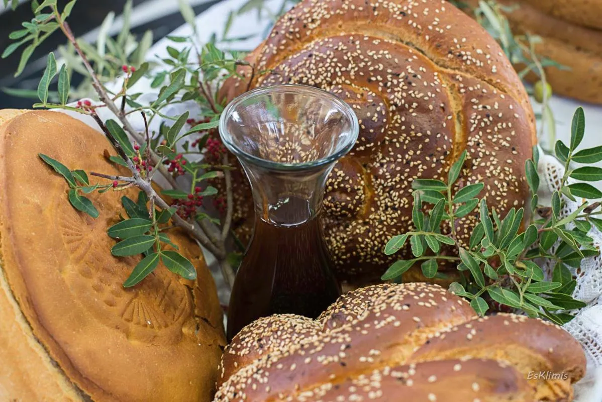 Food and drinks in Myrties Boutique Apartments