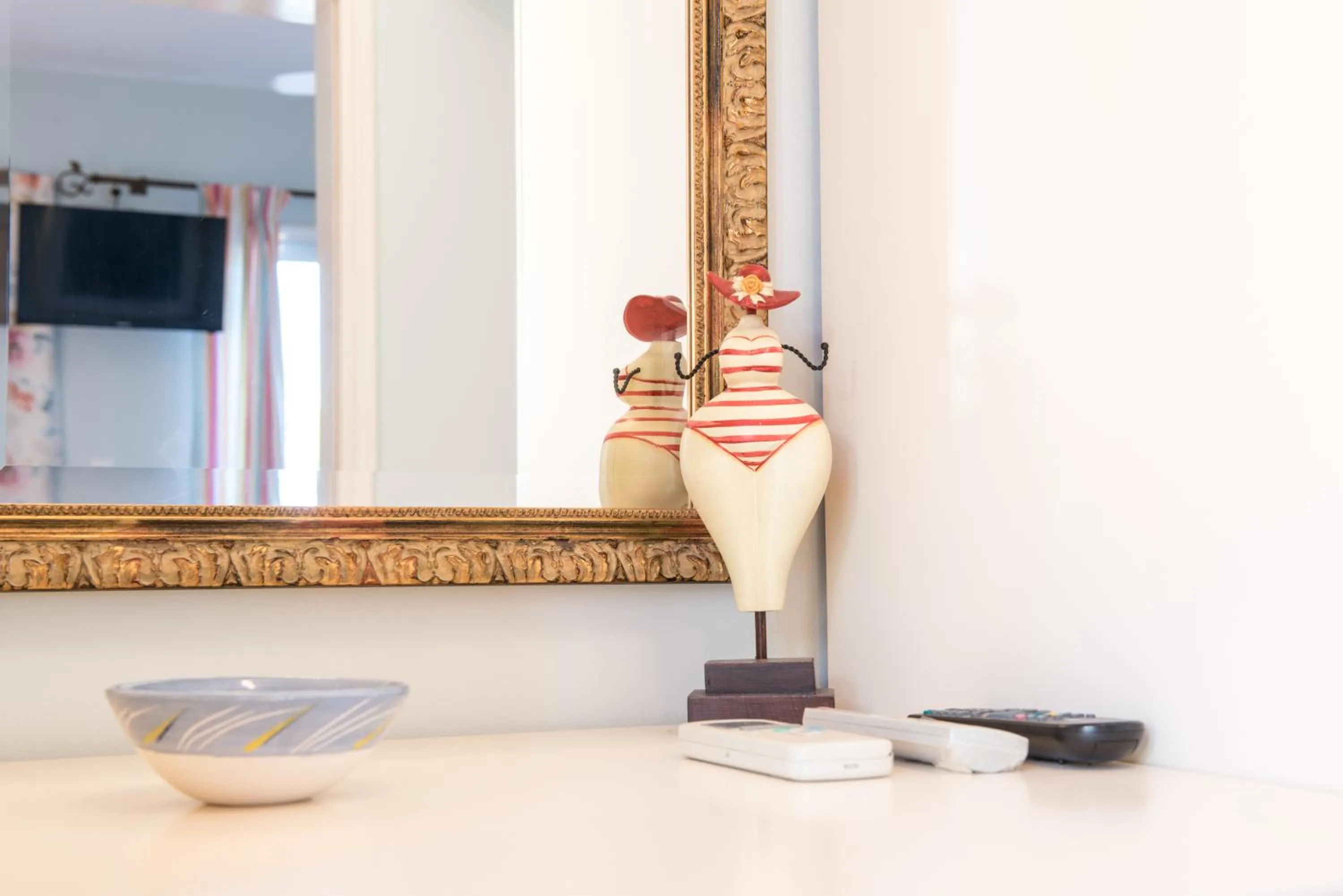 TV and multimedia in Myrties Boutique Apartments