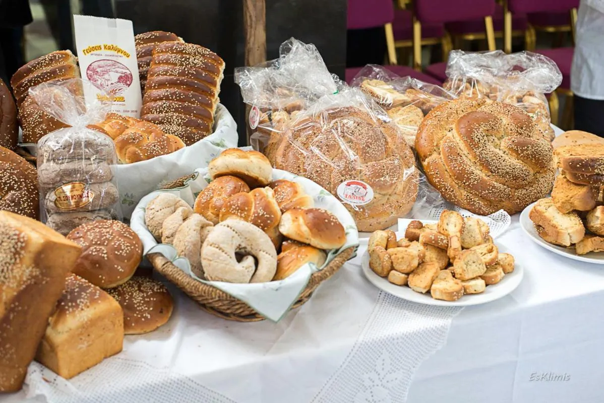 Food and drinks in Myrties Boutique Apartments