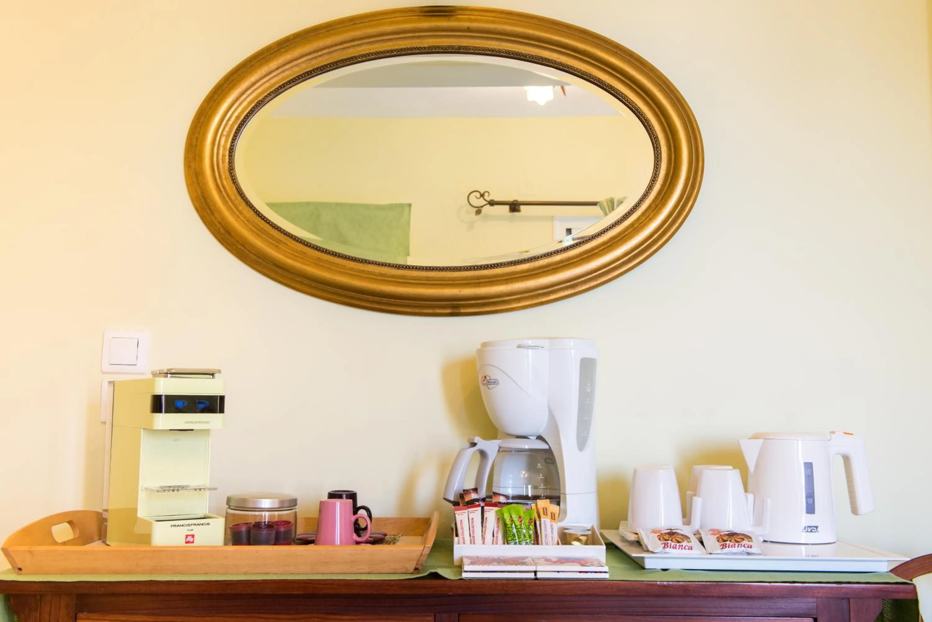 Coffee/tea facilities in Myrties Boutique Apartments