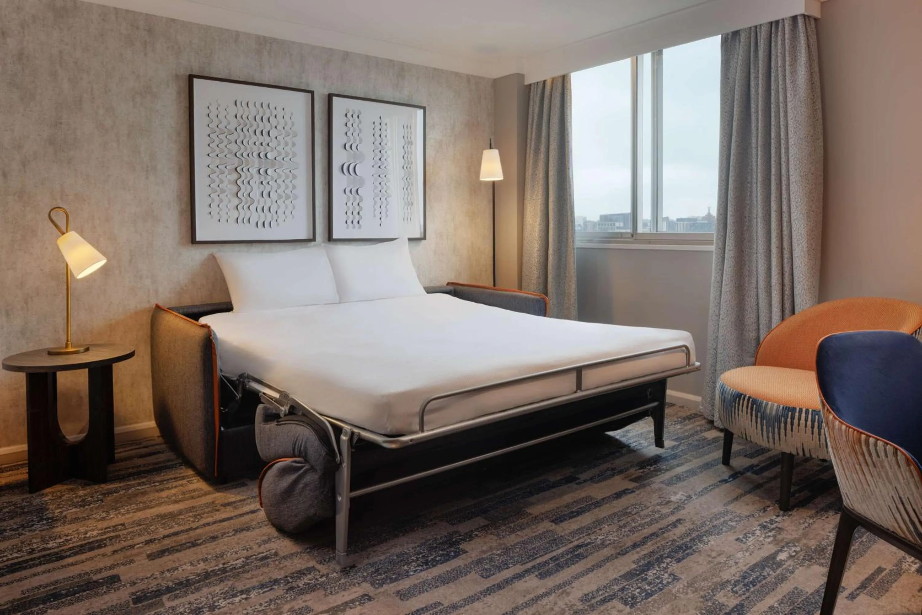 Living room, Bed in Hilton Leeds City