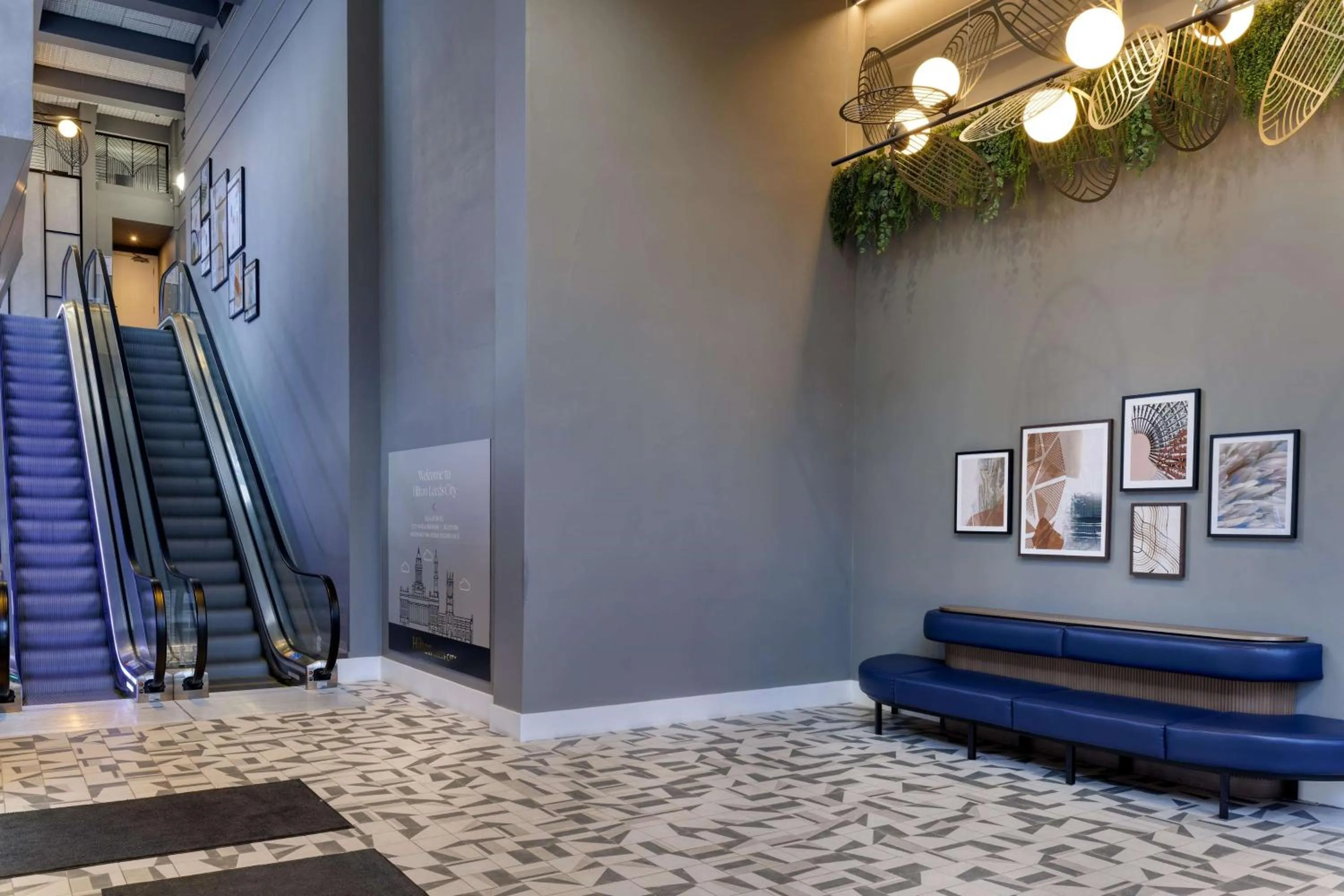 Lobby or reception in Hilton Leeds City