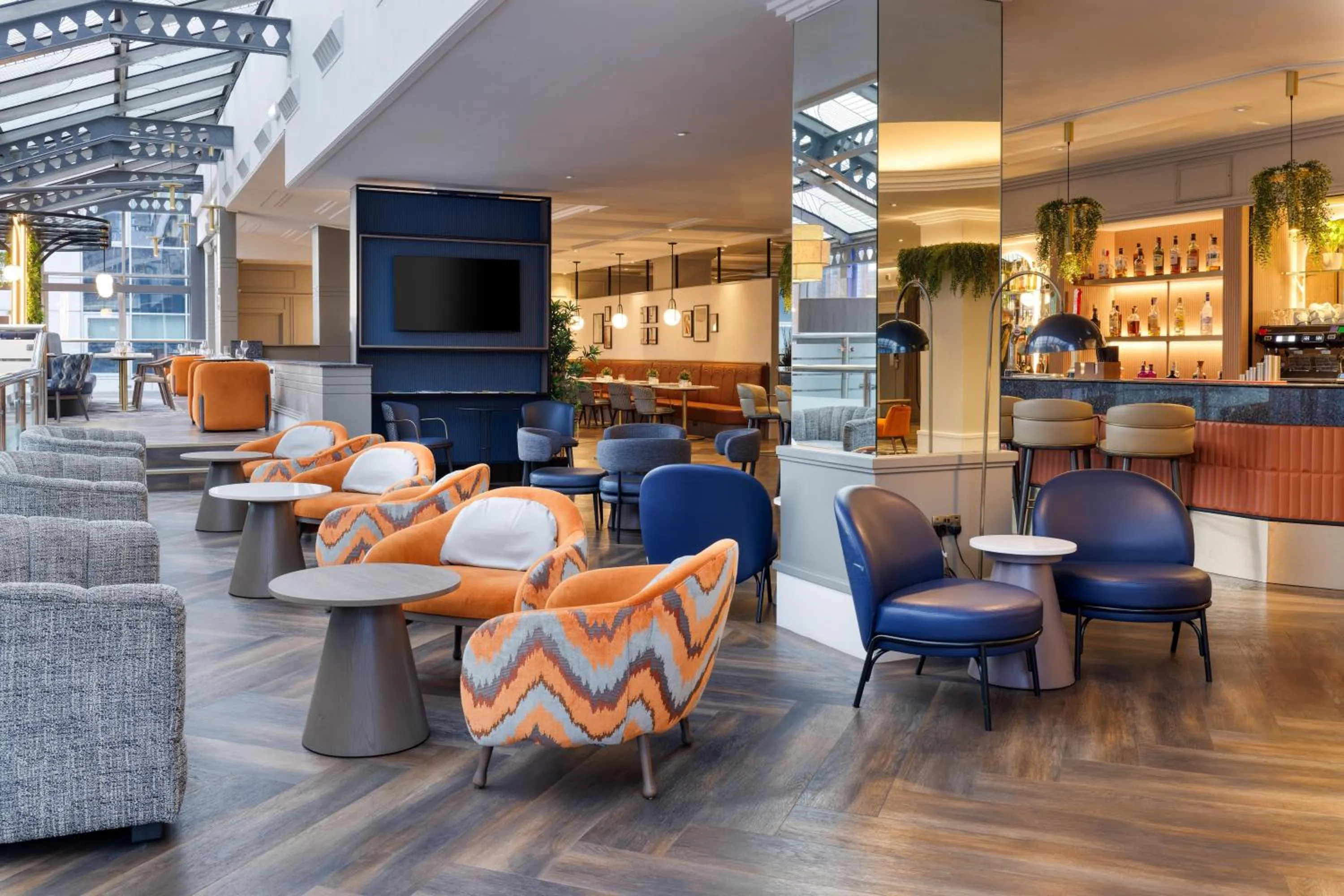 Lounge or bar in Hilton Leeds City